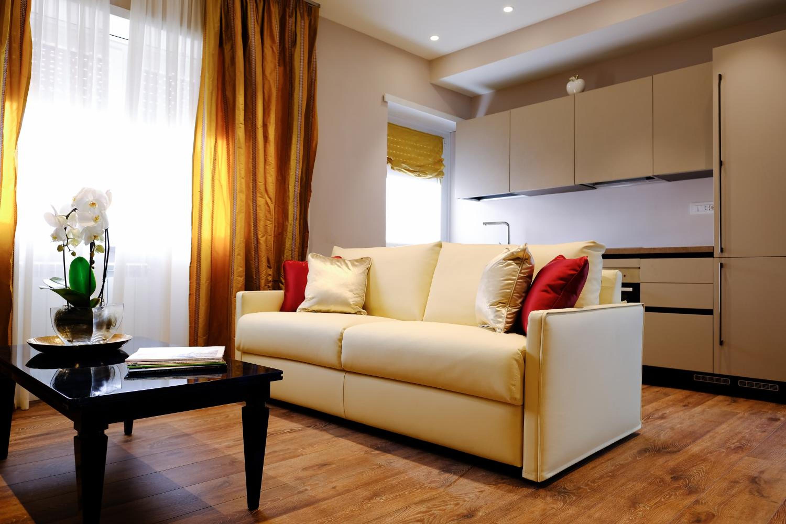 Deluxe Apartment