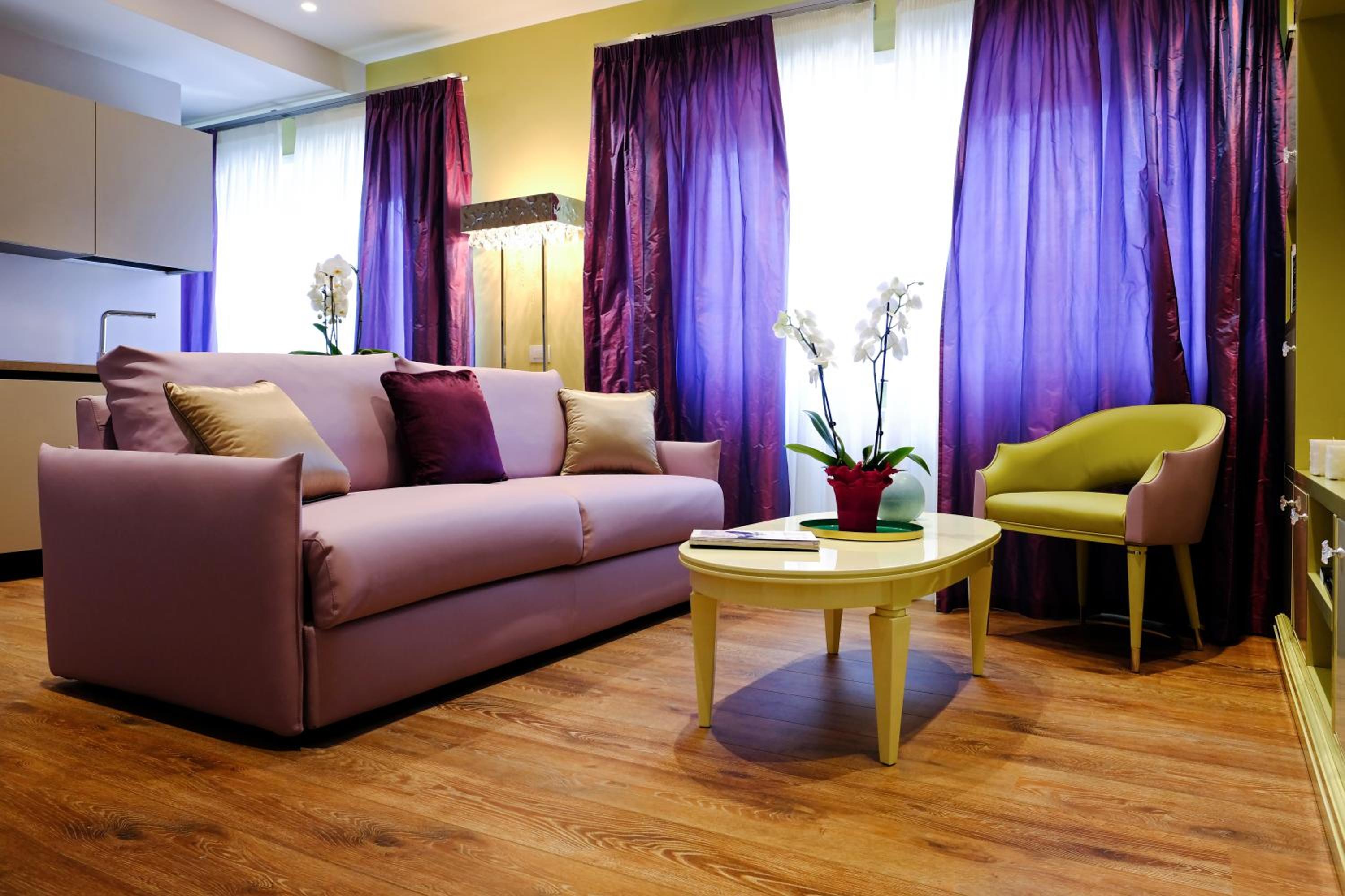 Deluxe Apartment