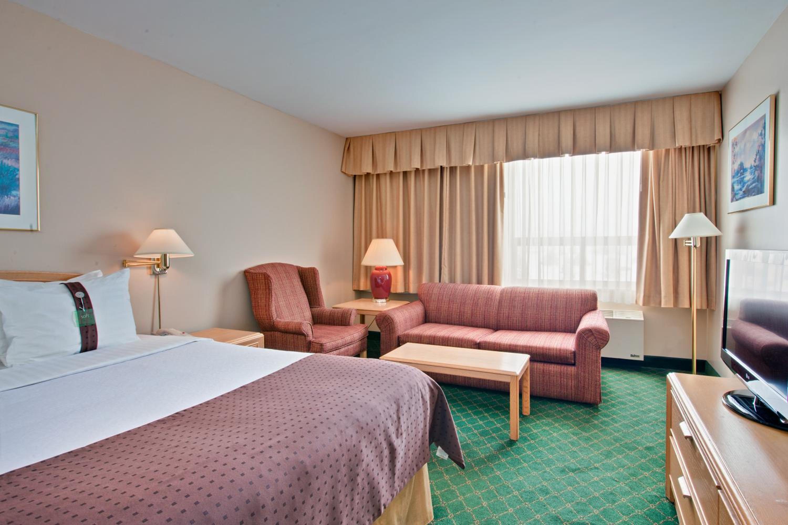 King Room - Non-Smoking - Photo 5