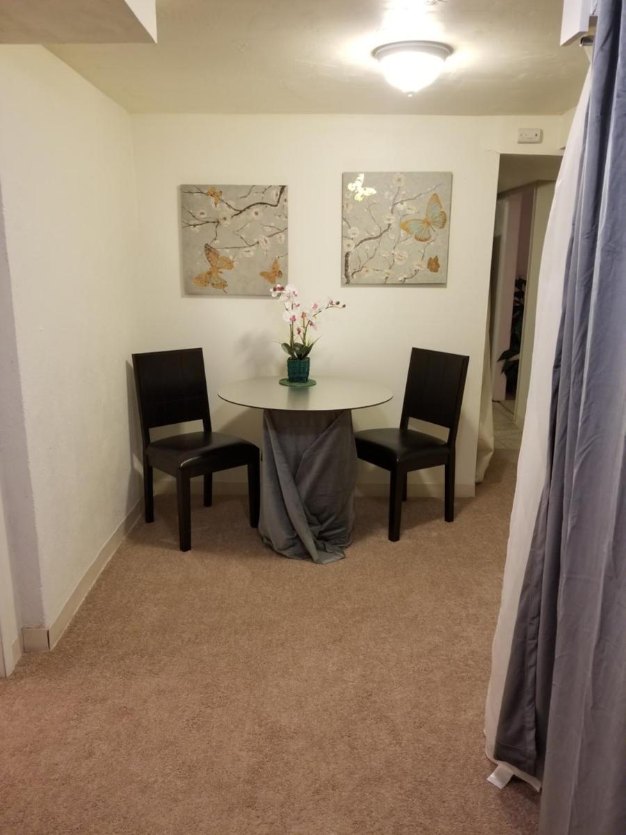 Standard Twin Room with Shared Bathroom photo 2
