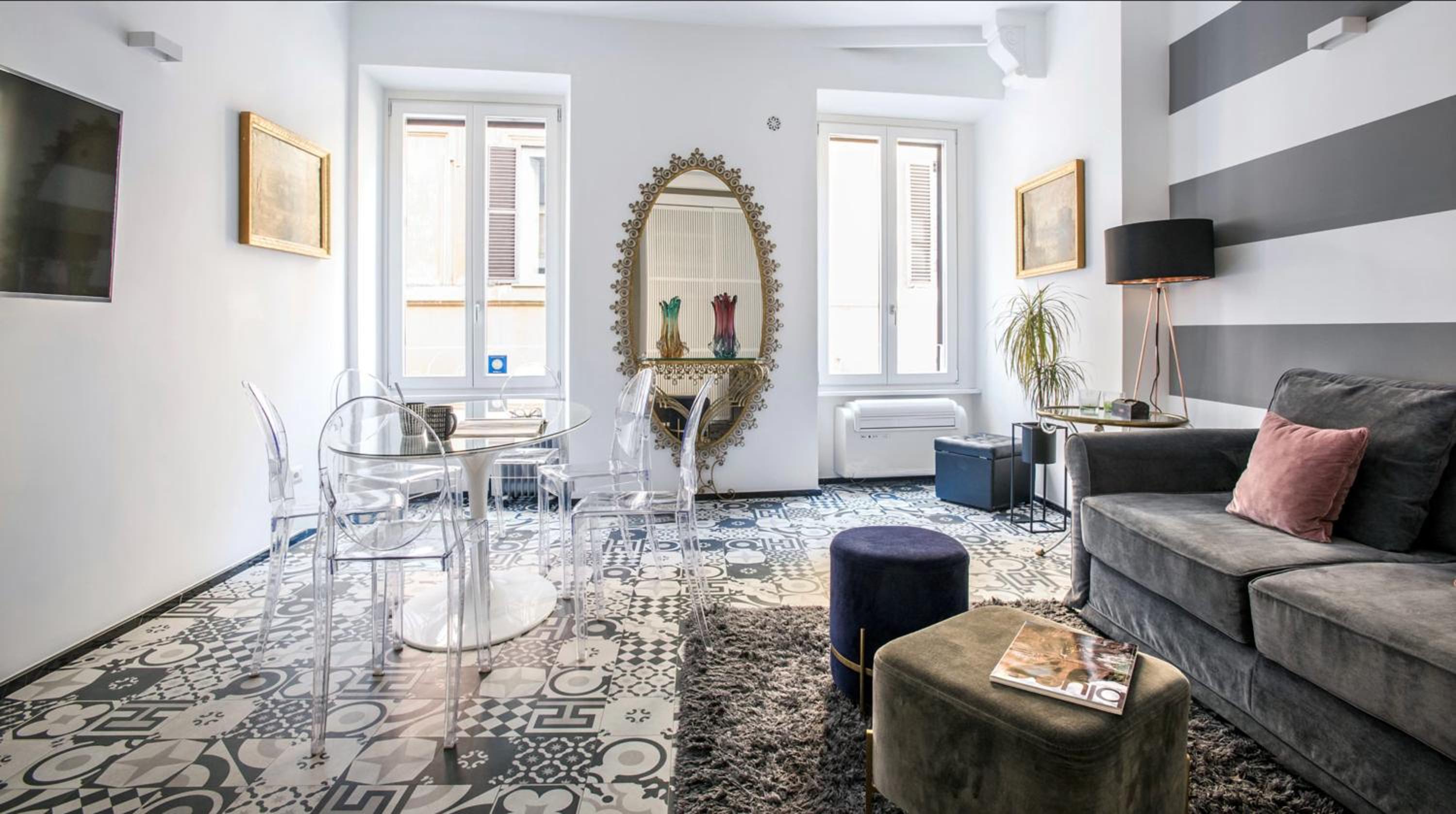 Deluxe Apartment