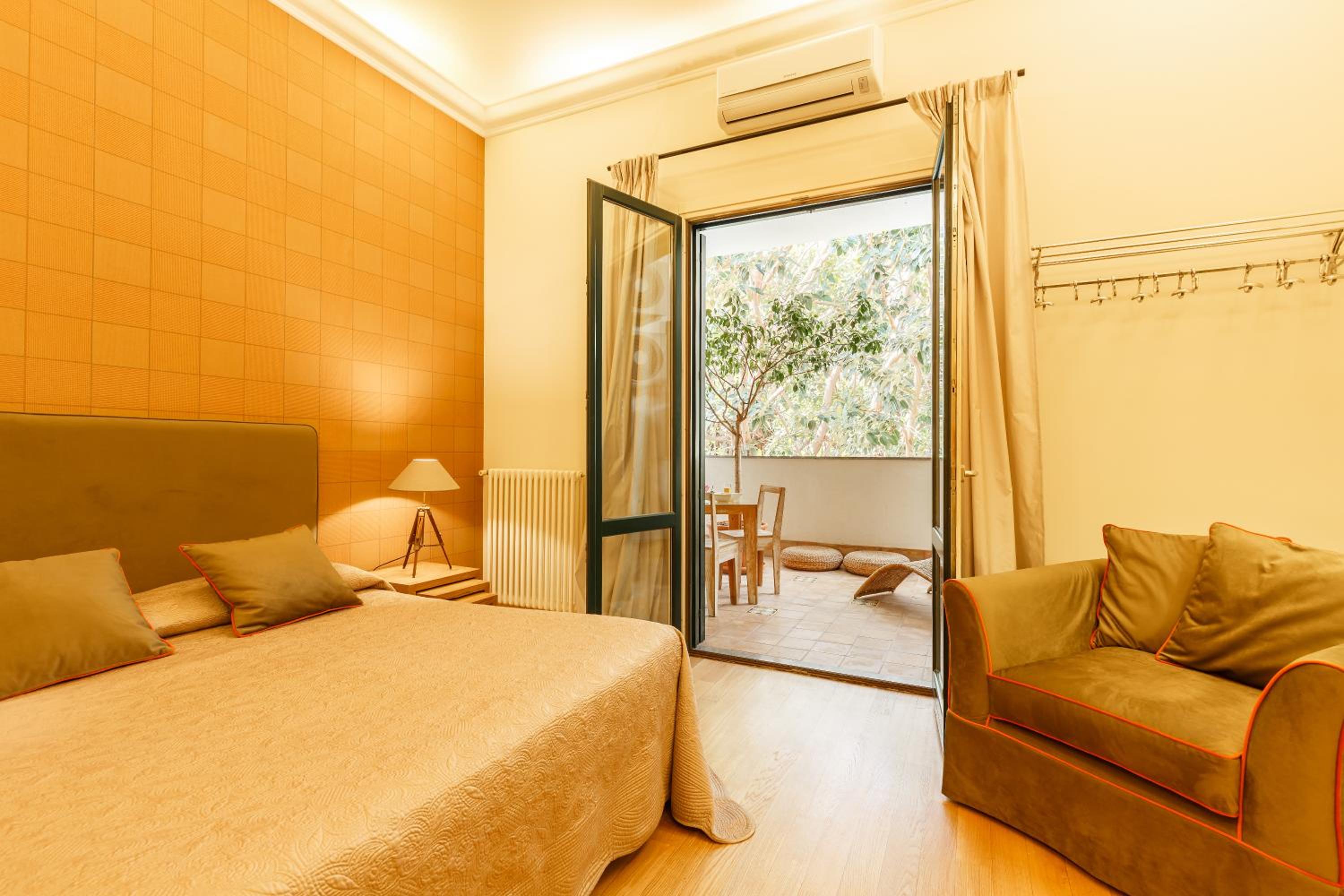 Deluxe Double Room - Photo 26