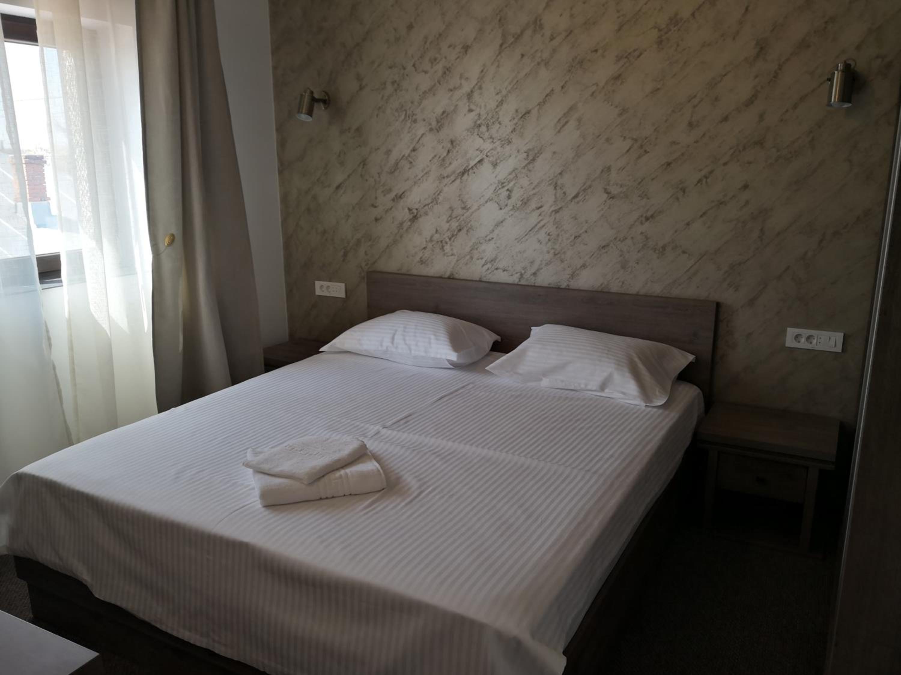 Deluxe Room - Photo 7