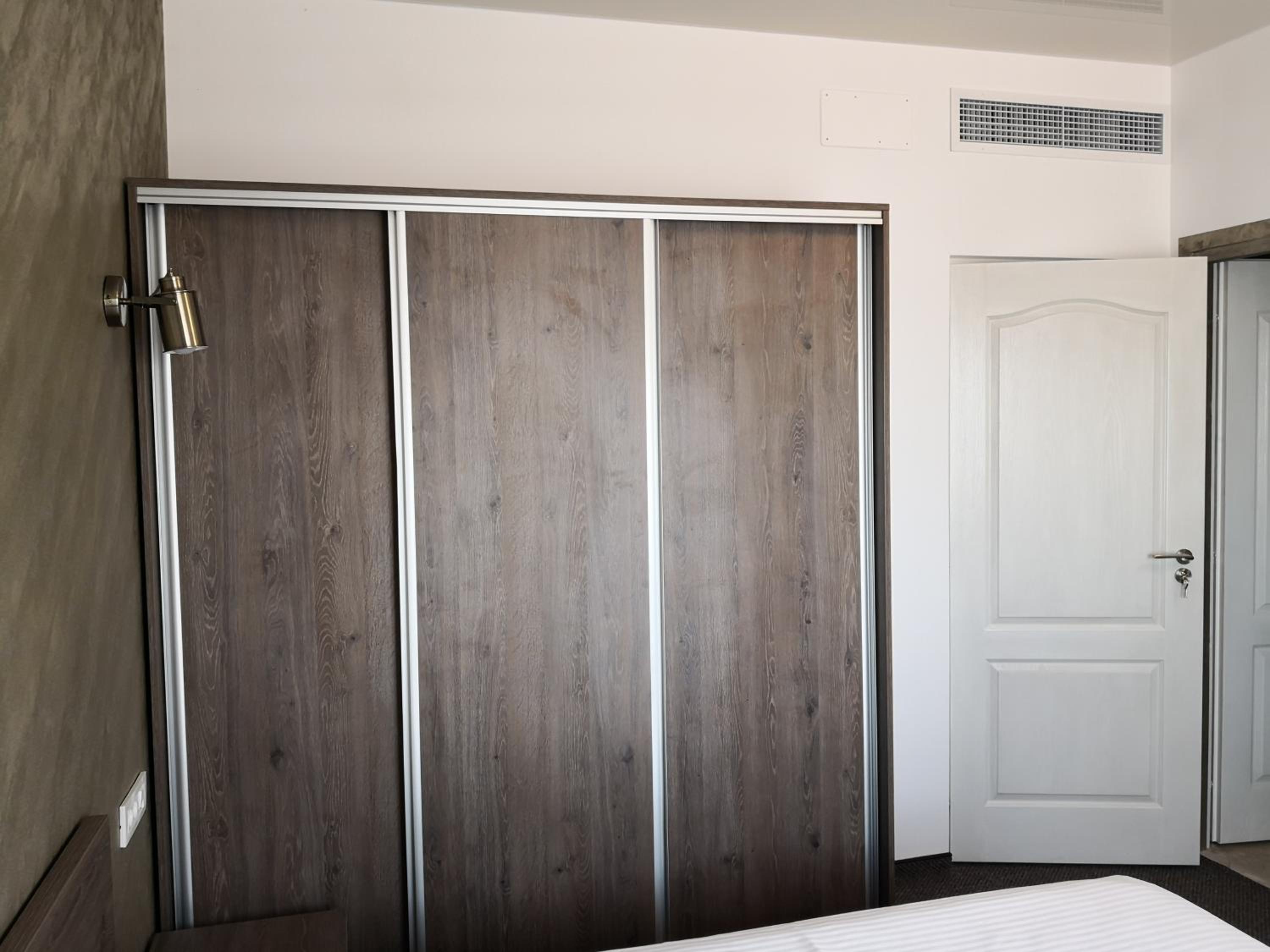 Deluxe Room - Photo 4