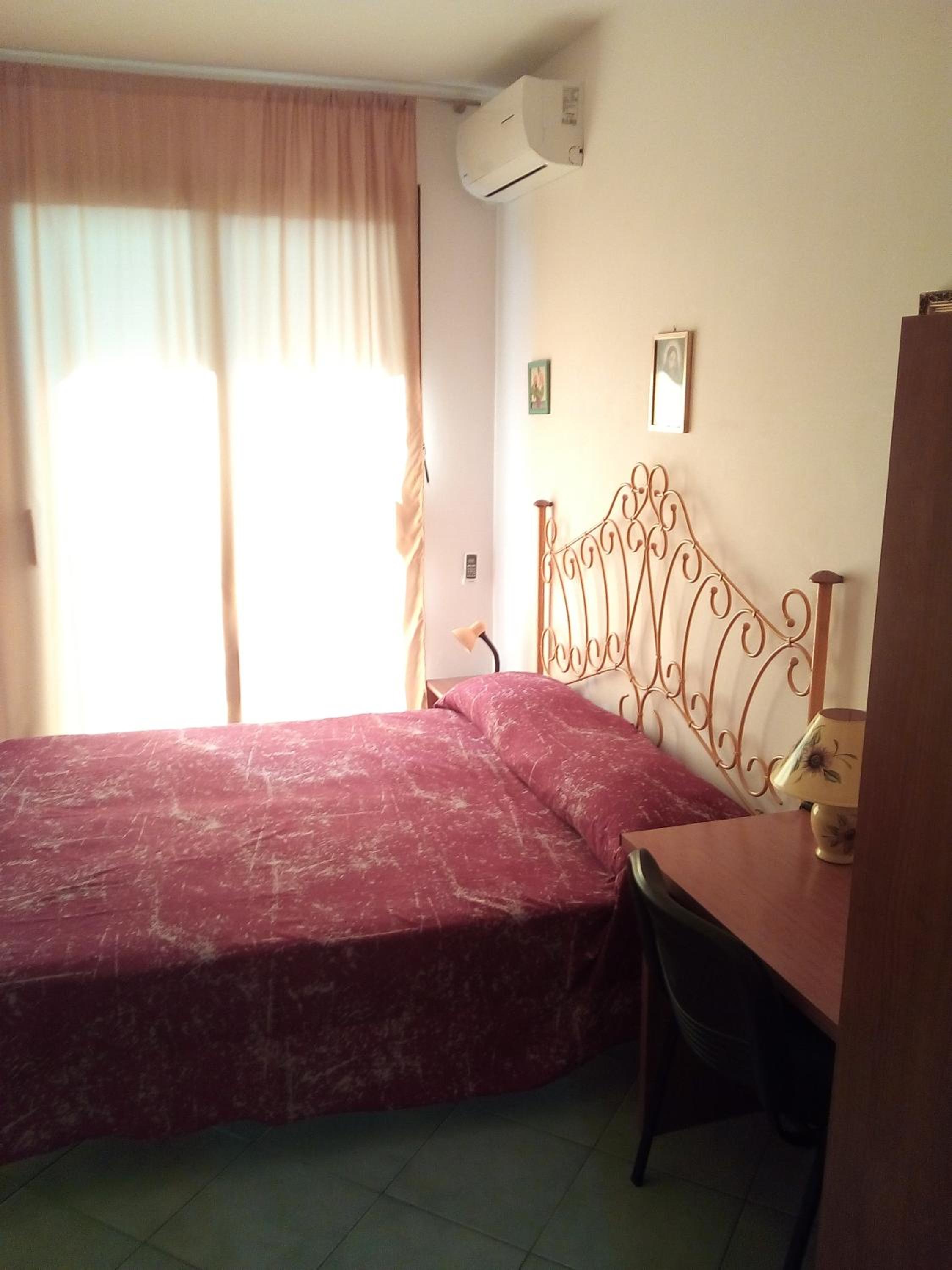 Single Room with Private Bathroom photo 1