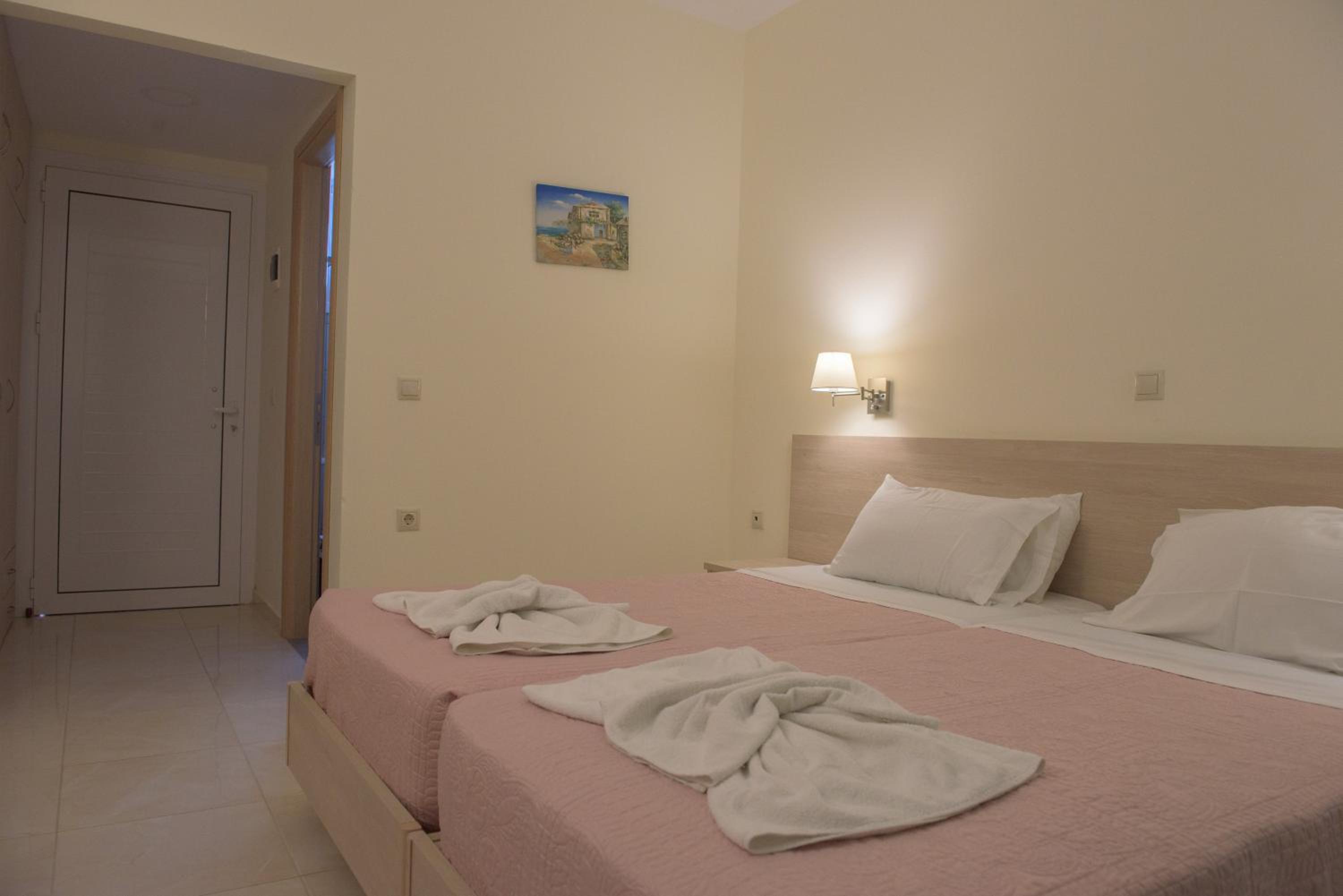 Twin Room with Garden View - Photo 1
