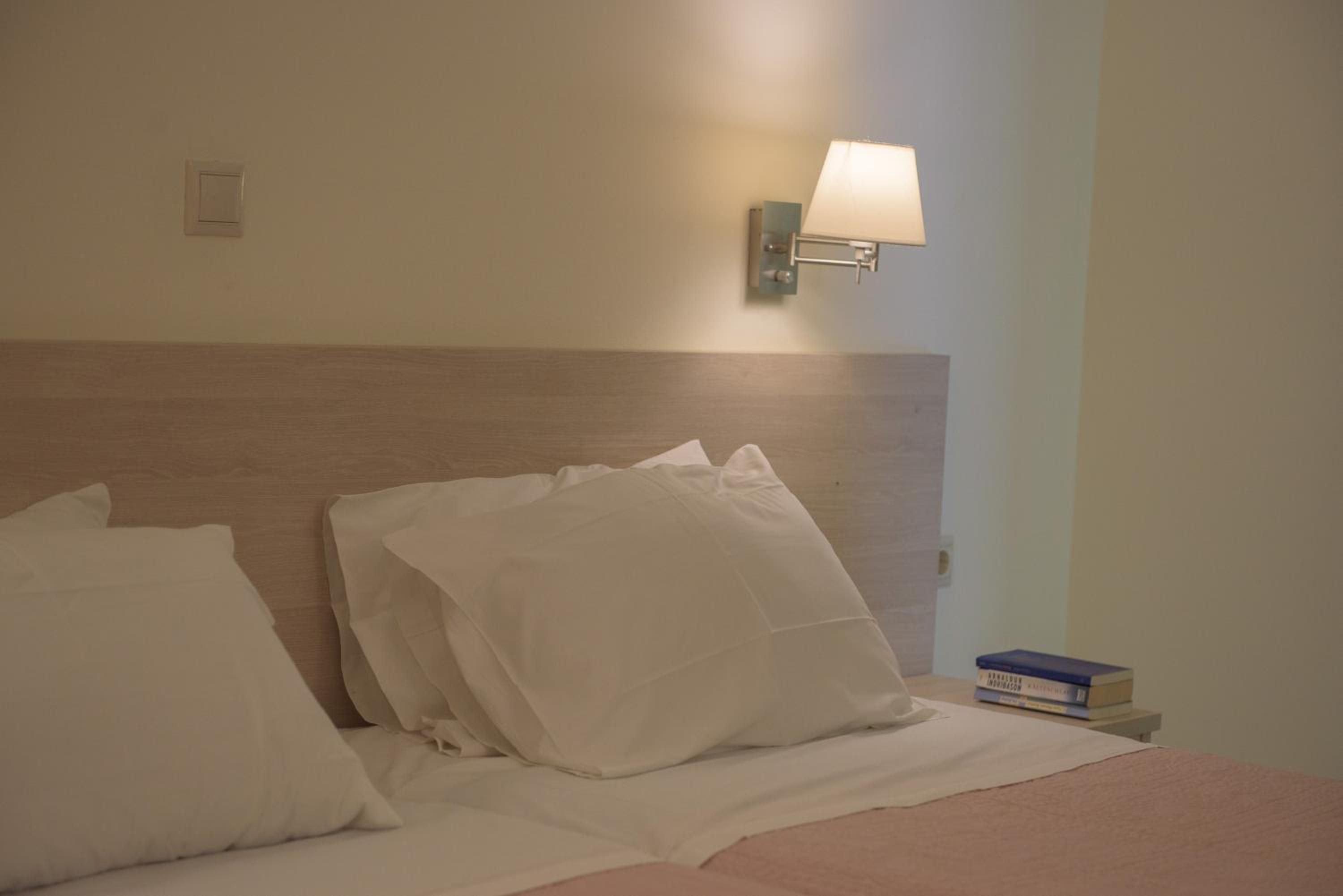 Twin Room with Garden View - Photo 7