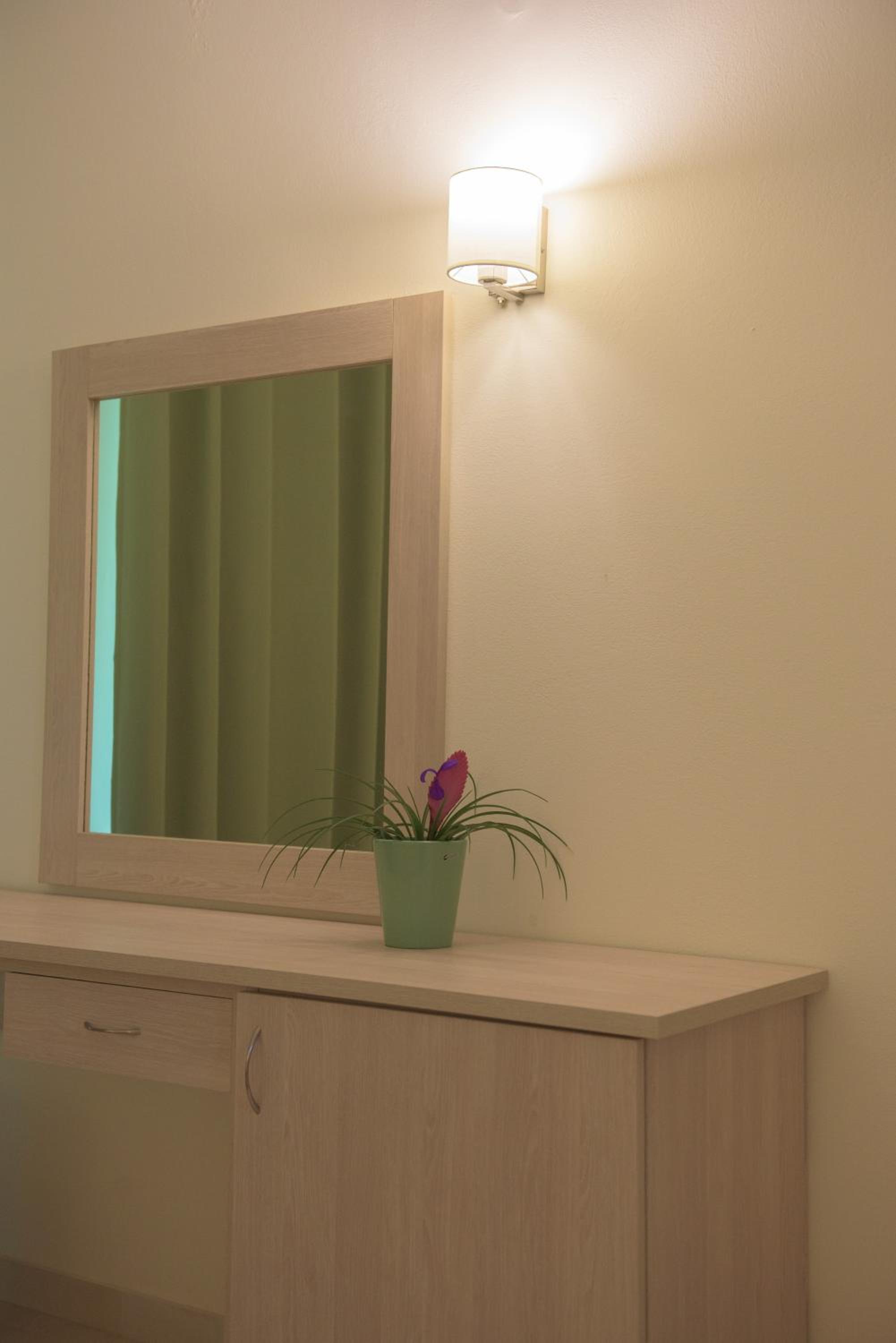 Twin Room with Garden View - Photo 6