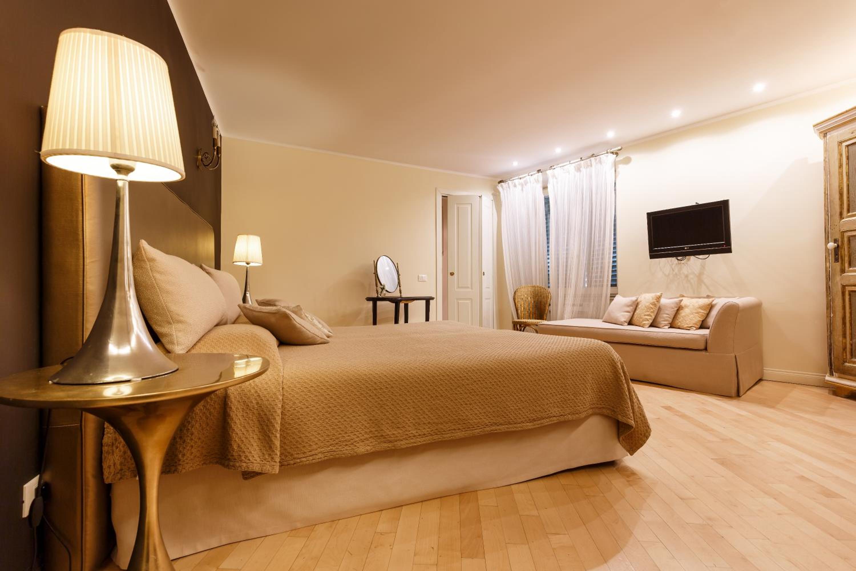 Superior Double or Twin Room - Photo 10