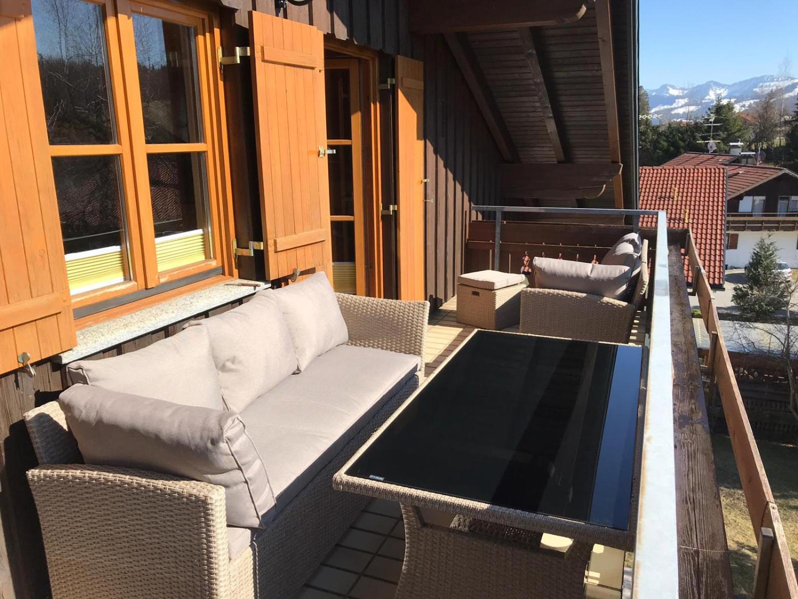 Apartment with Mountain View