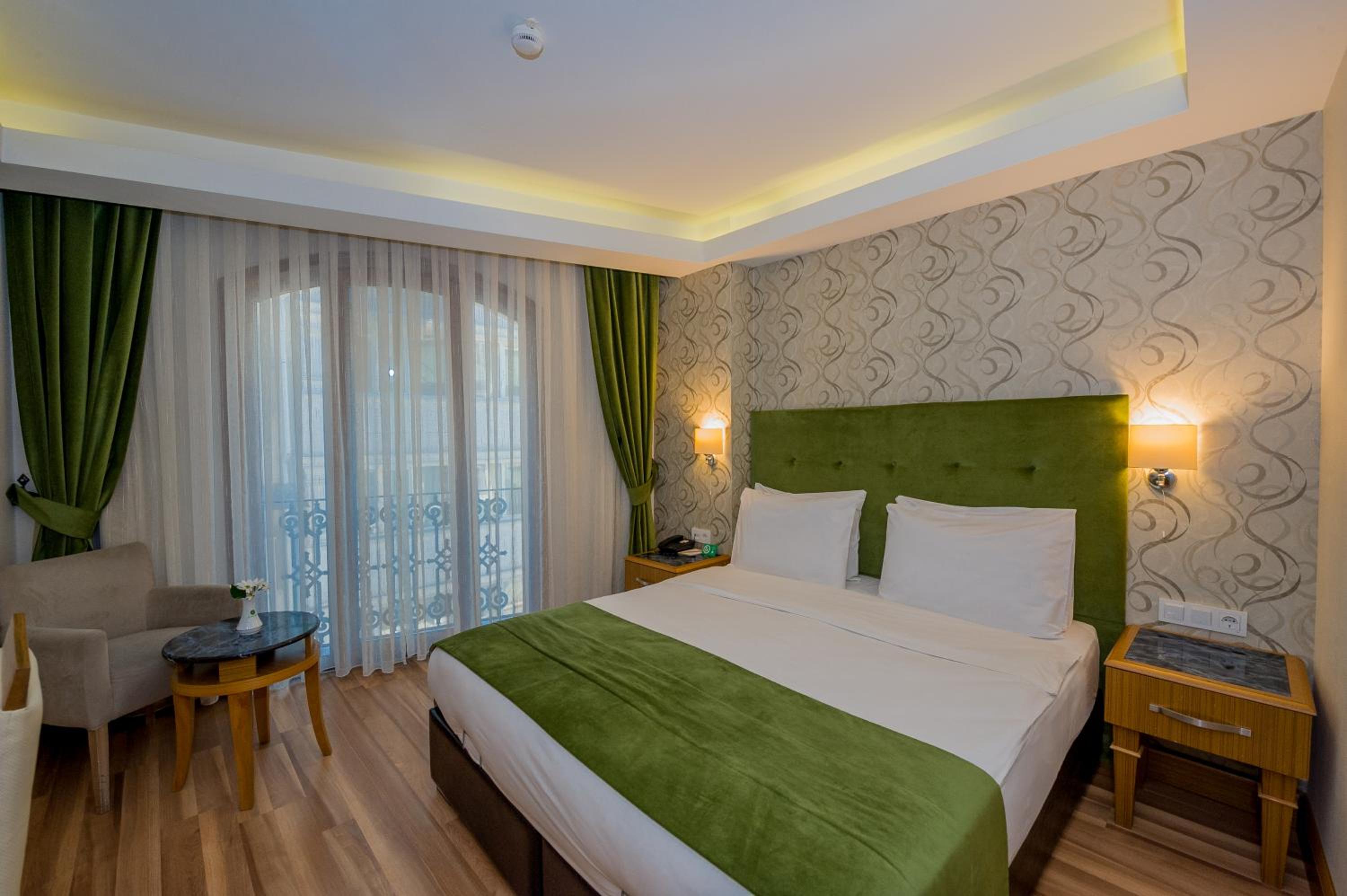 Standard Double or Twin Room photo 2