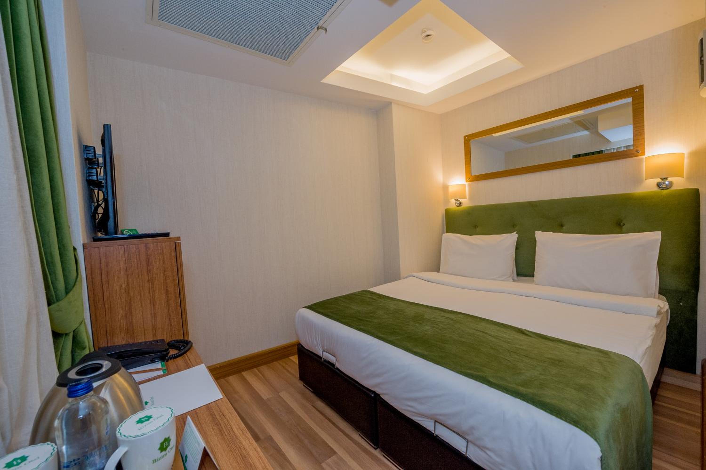 Budget Double Room photo 1