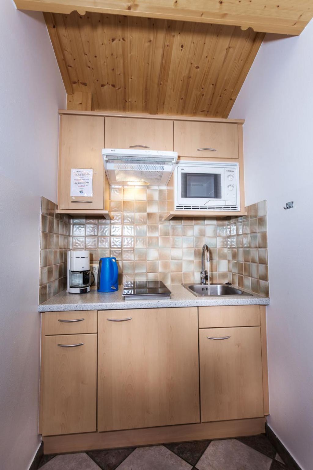 One-Bedroom Apartment with Balcony - Annex photo 2