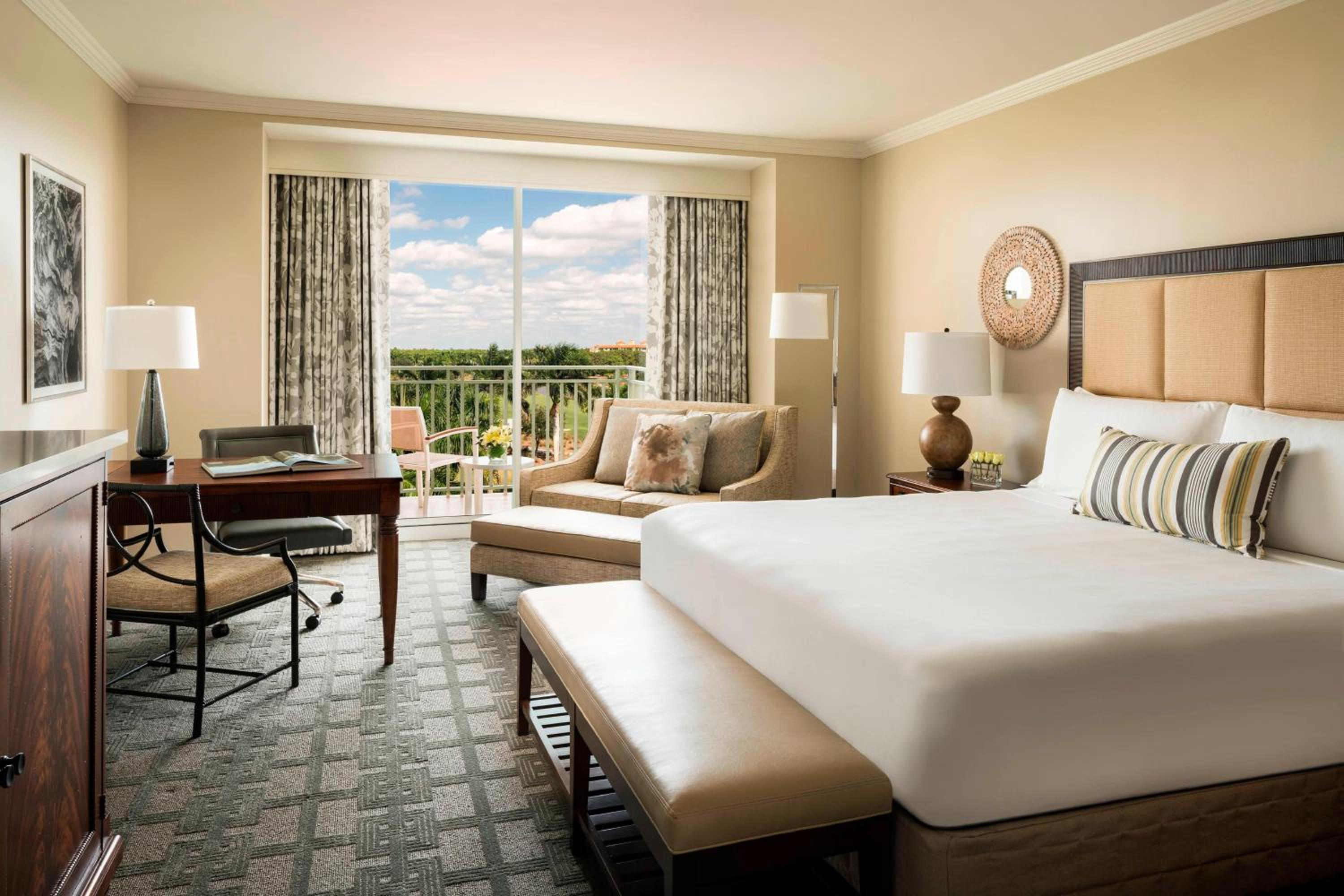 King Room with Balcony and Golf View - Hearing Accessible