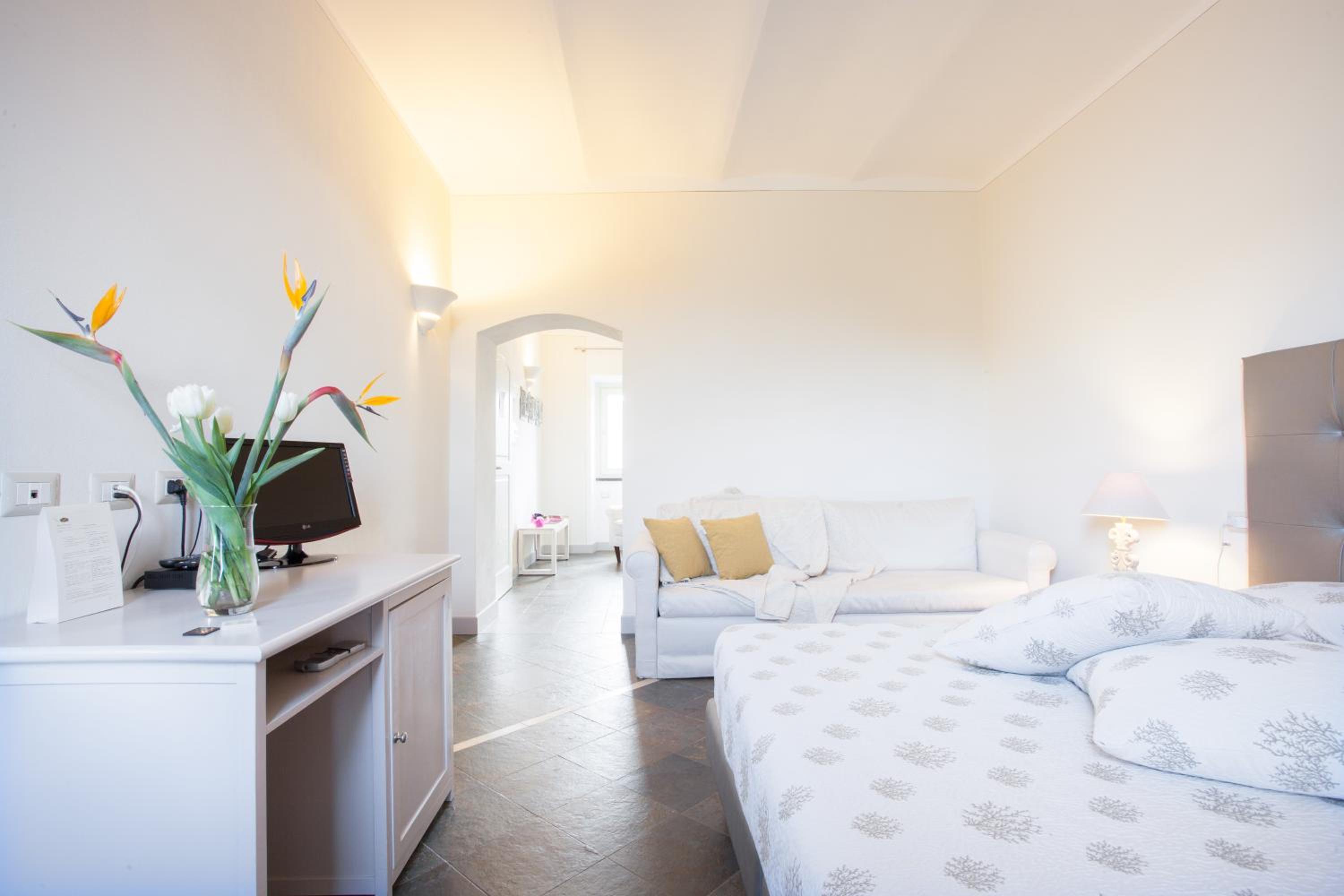Double or Twin Room - Photo 1