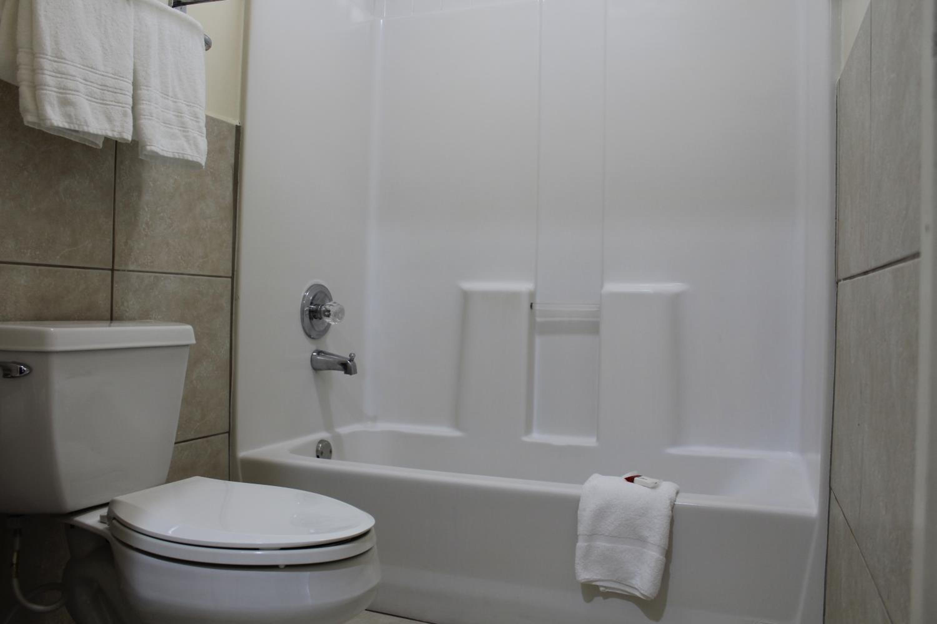 Deluxe Queen Room  - Ground Floor/Non-Smoking - Photo 22