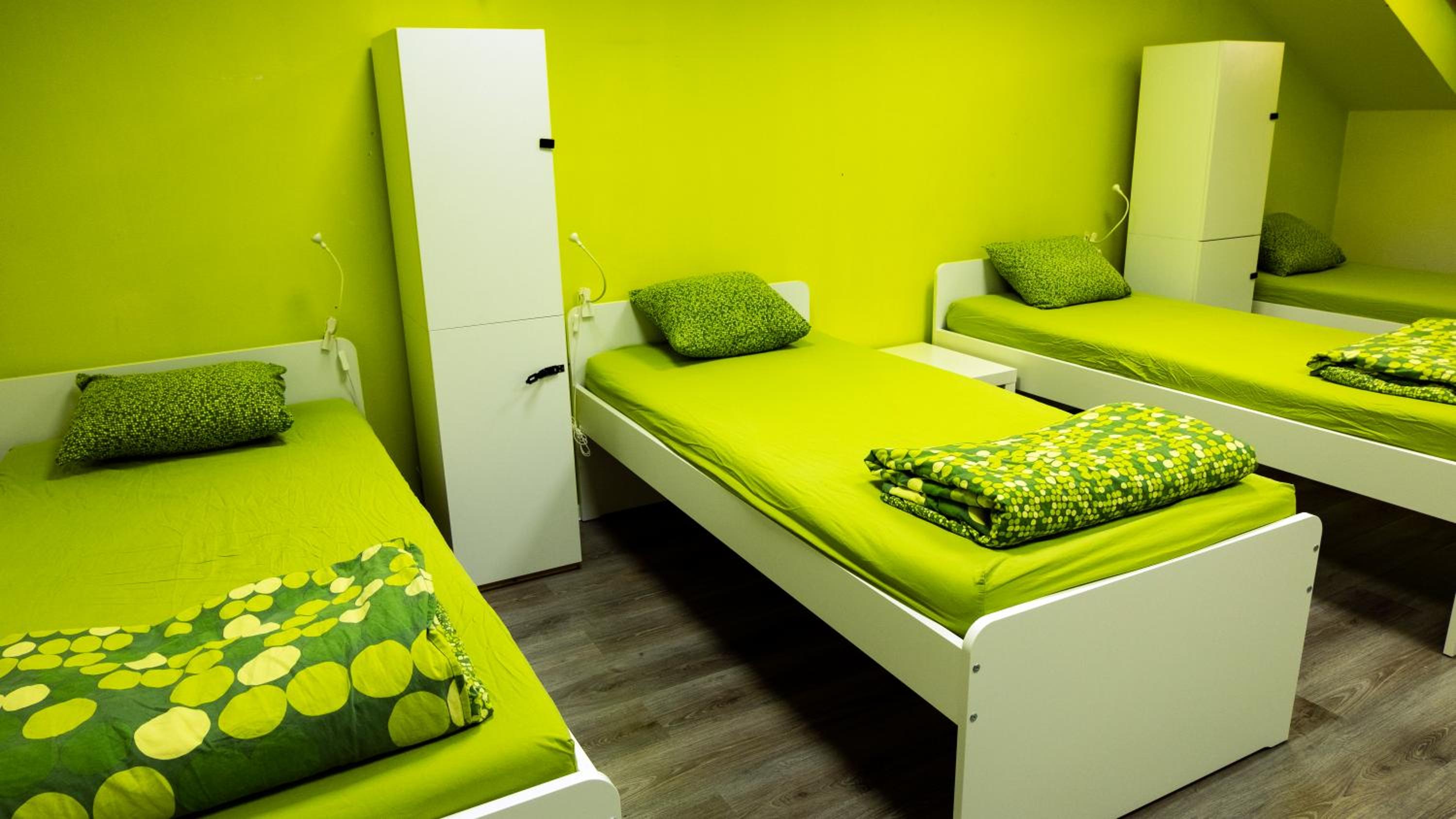 Bed in 6-Bed Female Dormitory Room photo 2