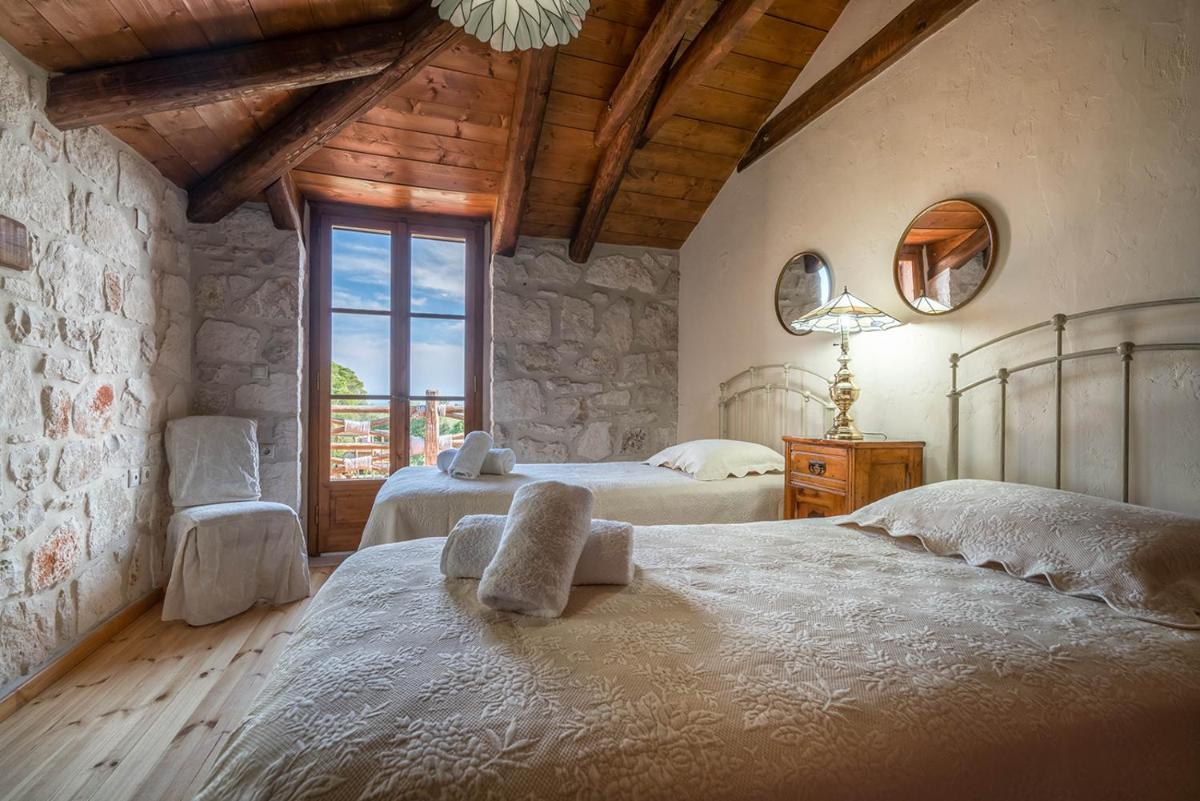 Three-Bedroom Villa - Photo 11