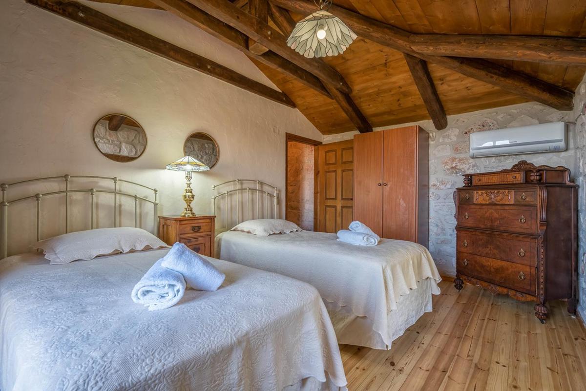Three-Bedroom Villa - Photo 14