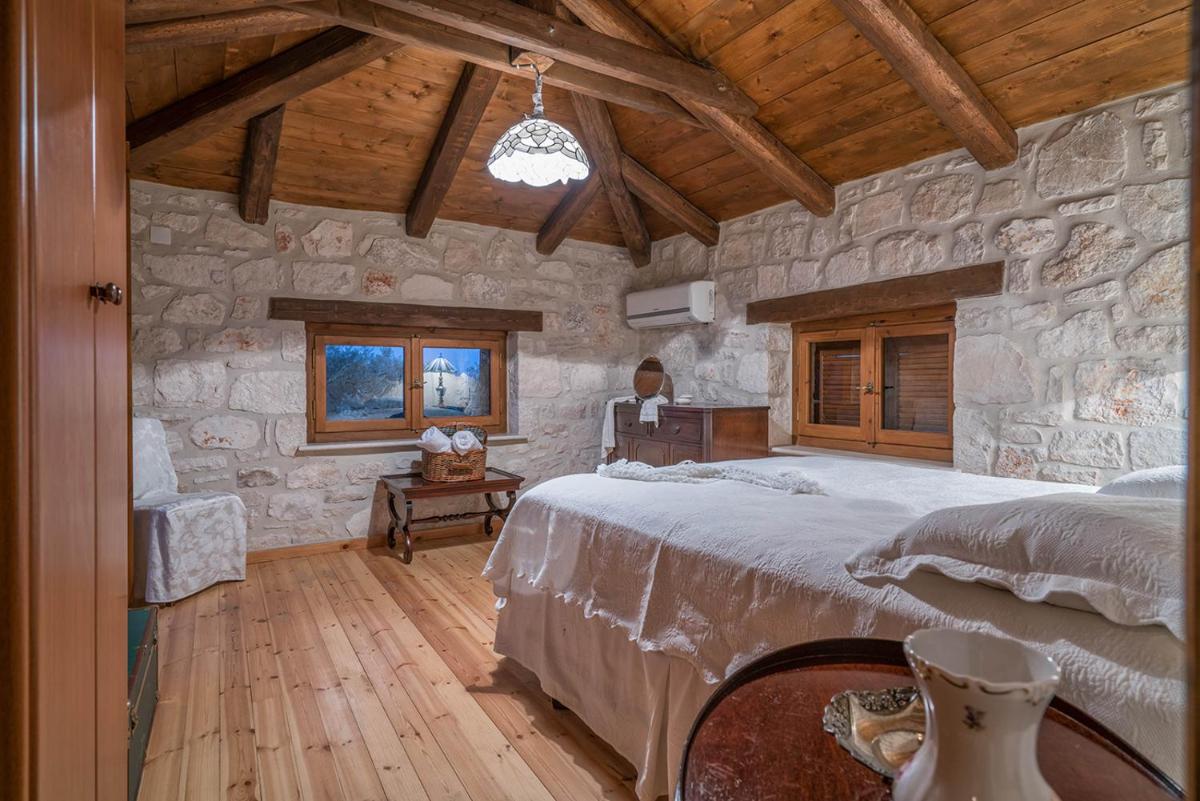 Three-Bedroom Villa - Photo 16