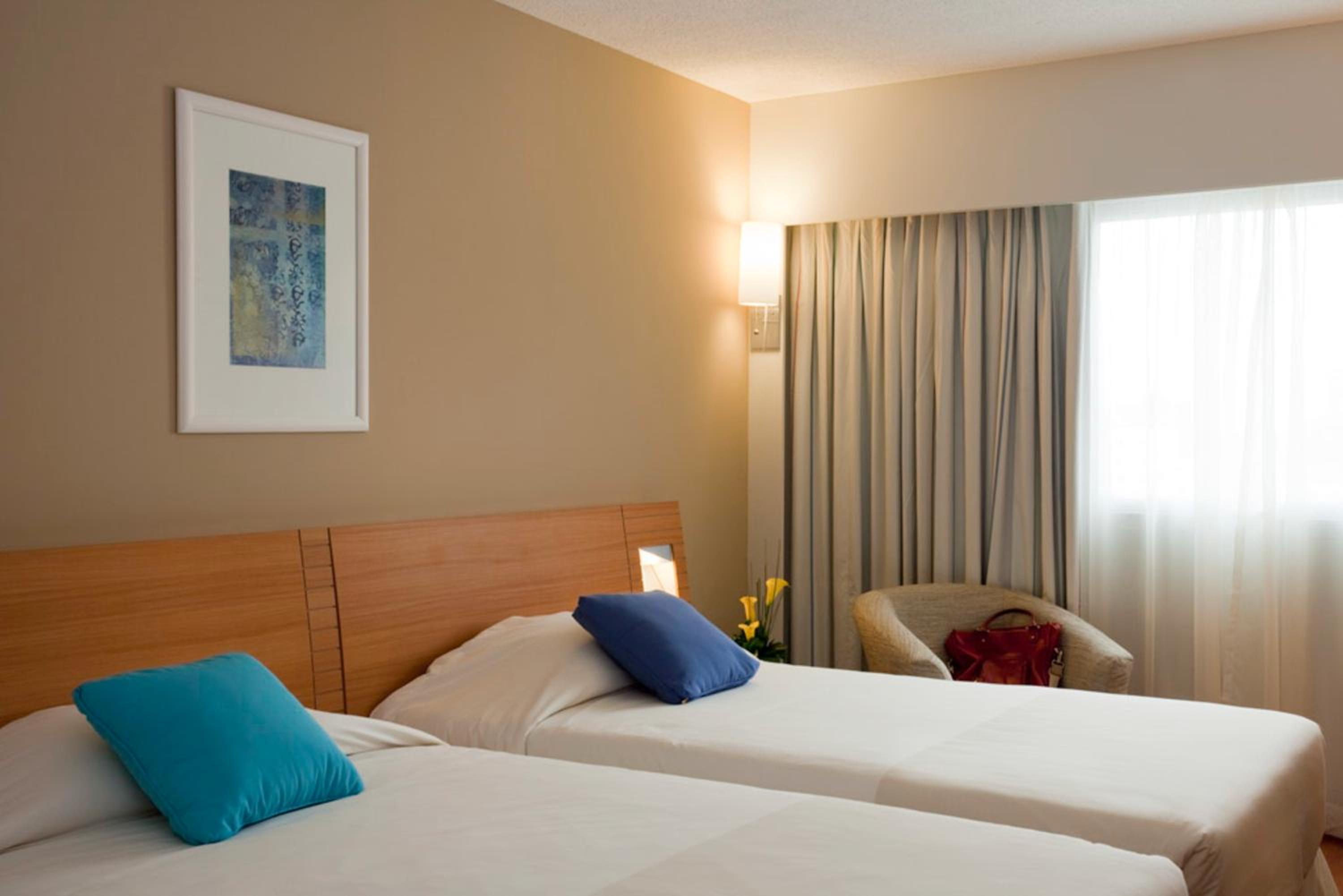 Standard Twin Room - Photo 5