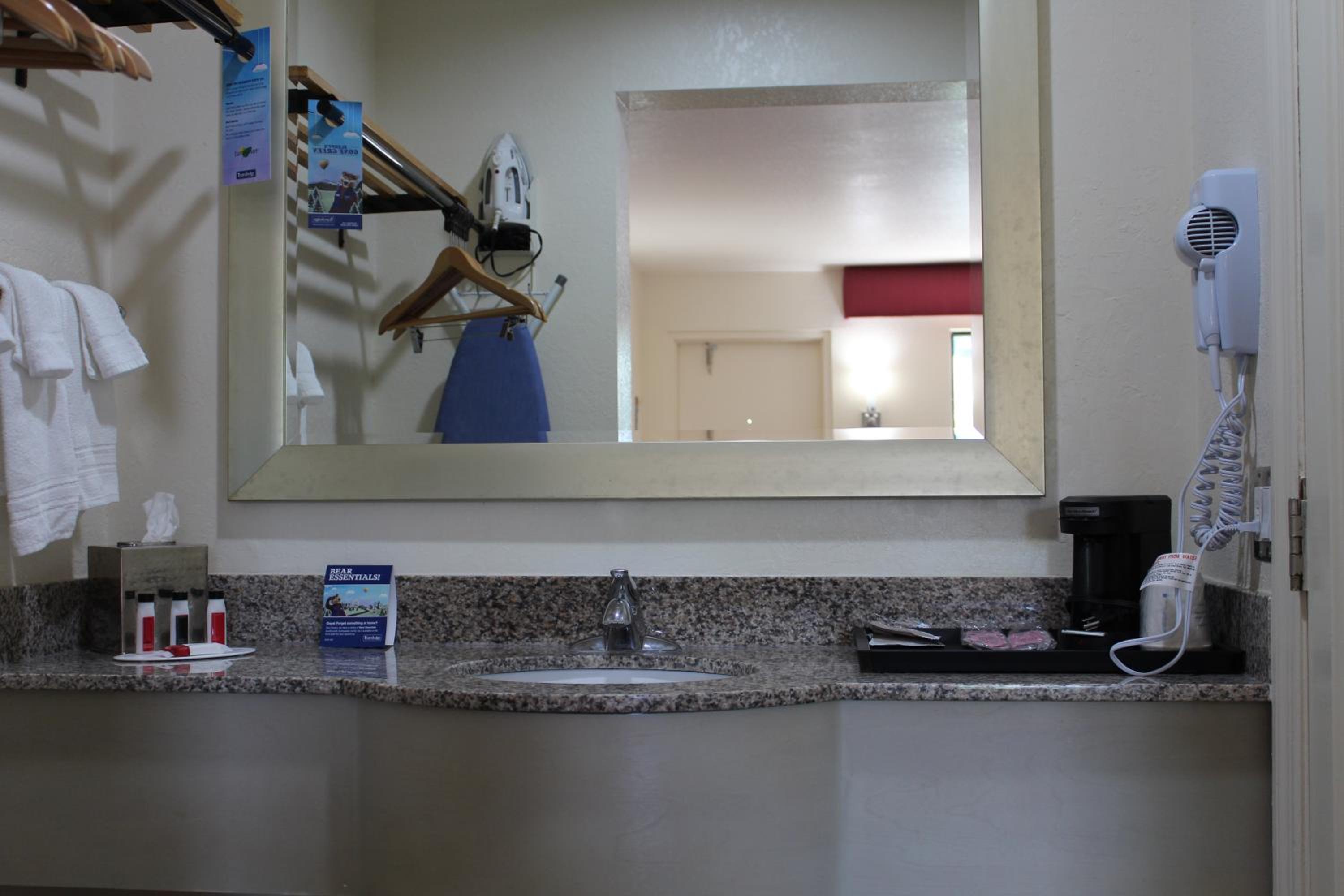 King Room - Ground Floor/Non-Smoking - Photo 9
