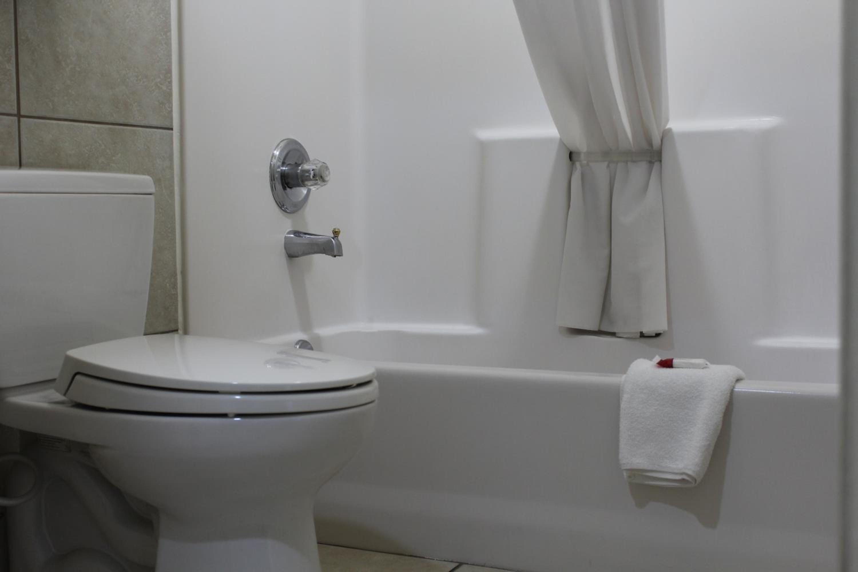 King Room - Ground Floor/Non-Smoking - Photo 10