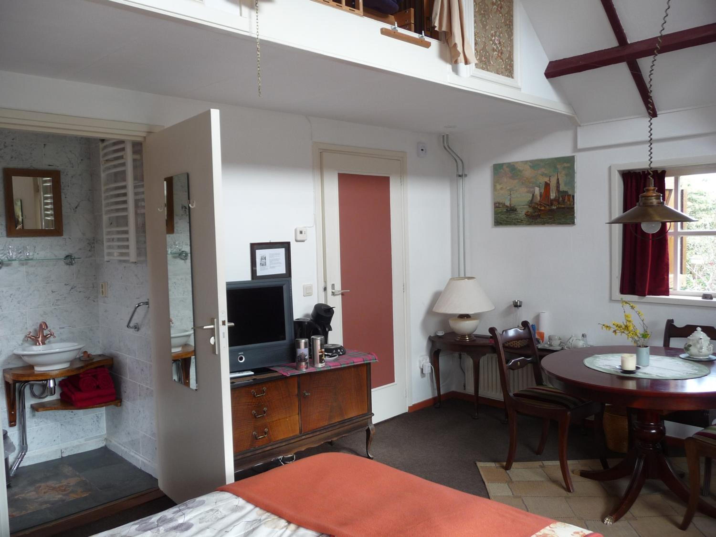 Twin Room with Garden View - Photo 17