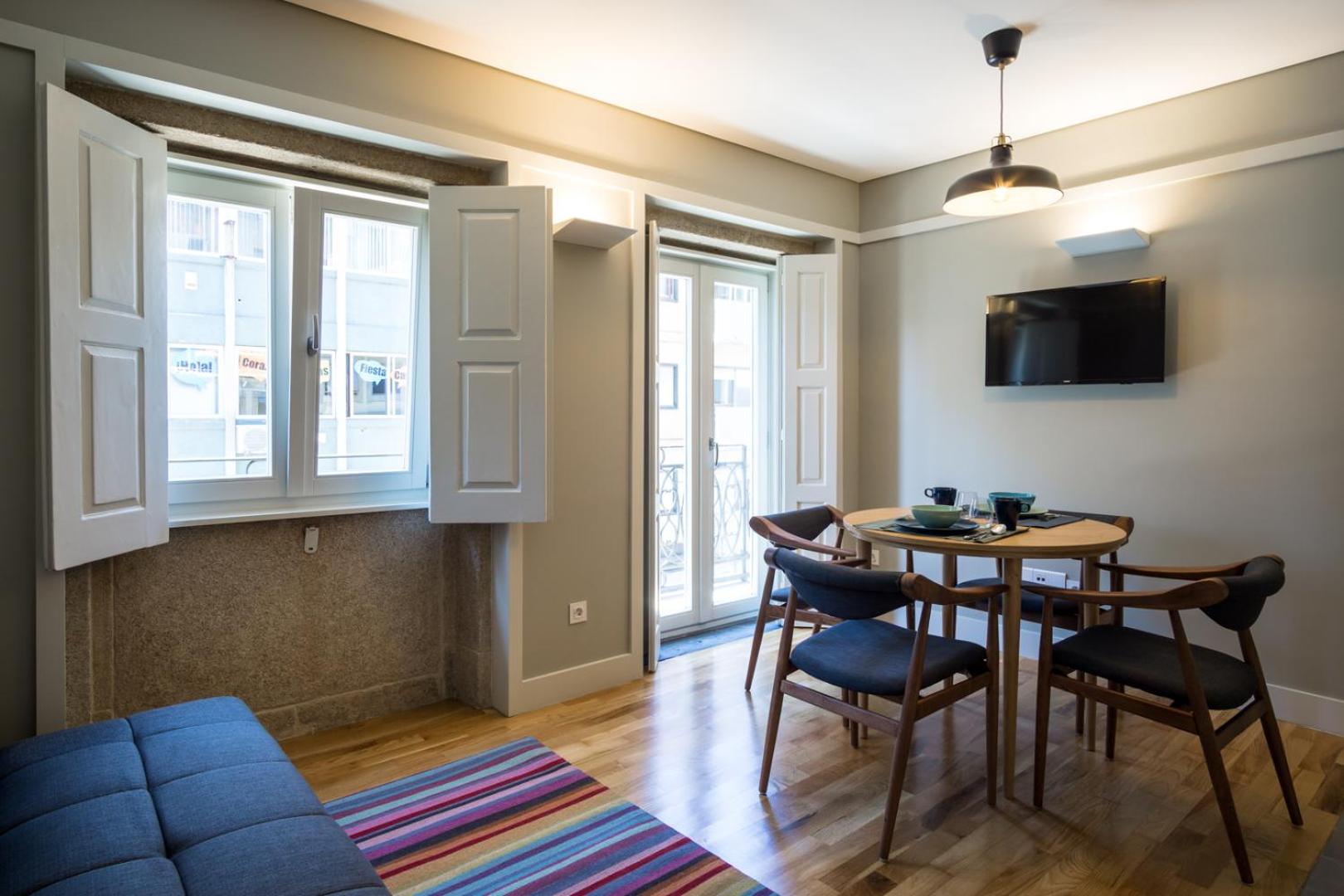 Apartment with Balcony - Photo 11