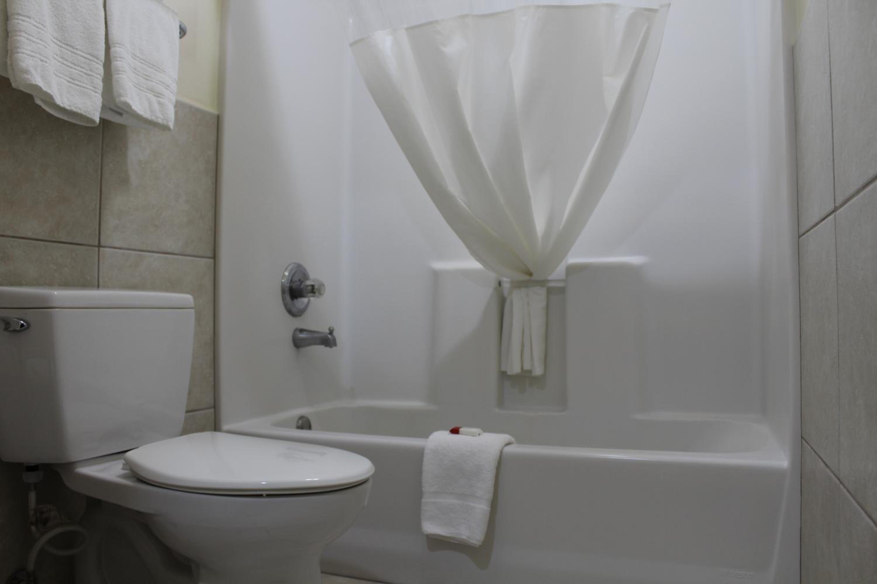 Double Room with Two Double Beds - Ground Floor/Non-Smoking - Photo 9