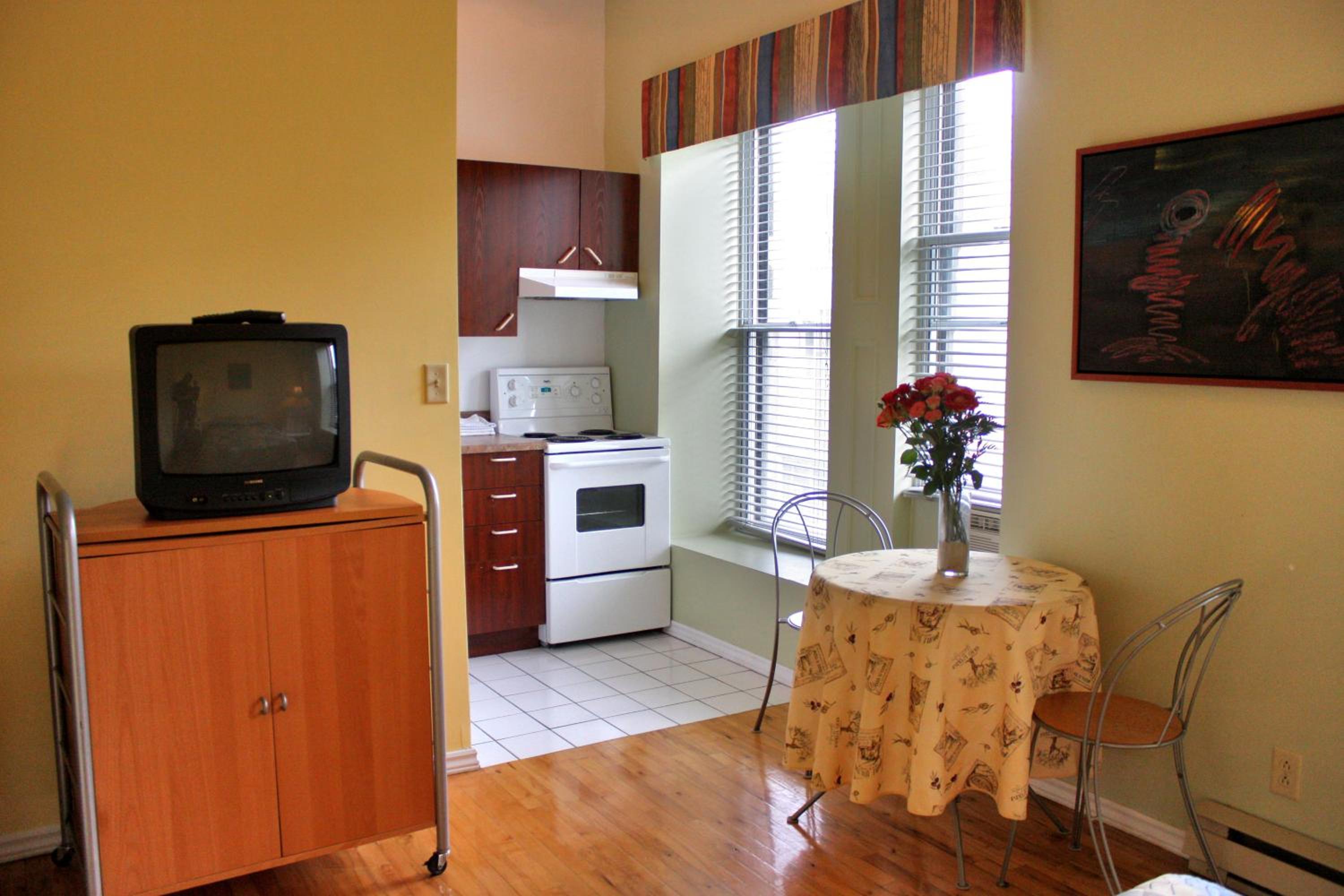 Studio (2 Adults + 2 Children) photo 2
