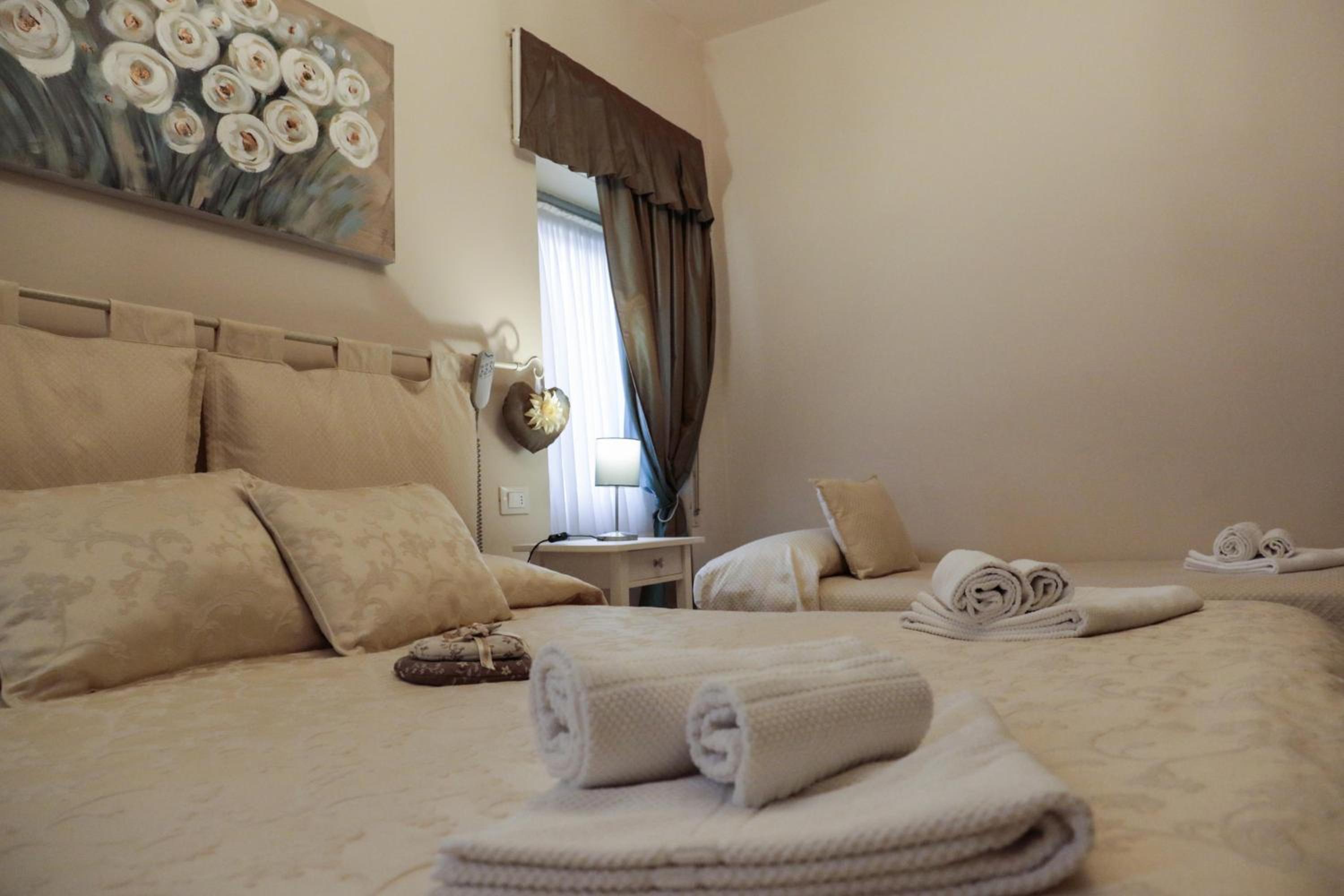 Triple Room with Private Bathroom photo 3