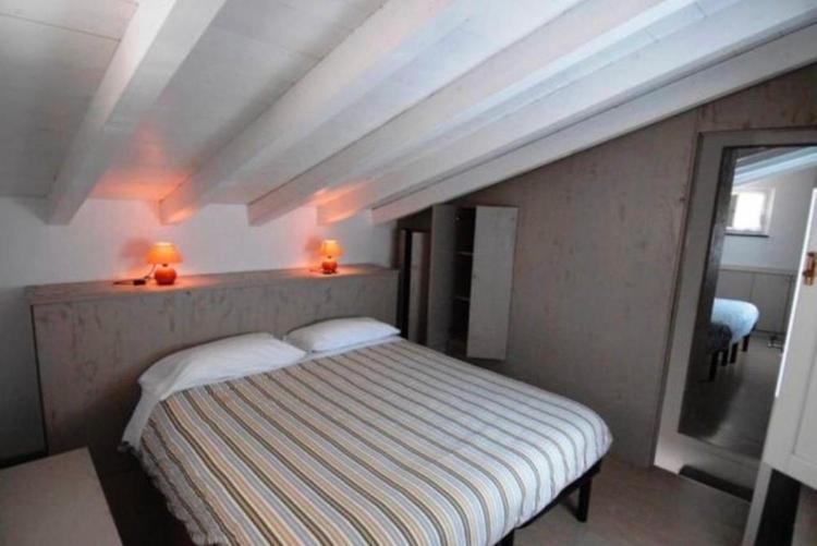 Two-Bedroom House - Photo 36