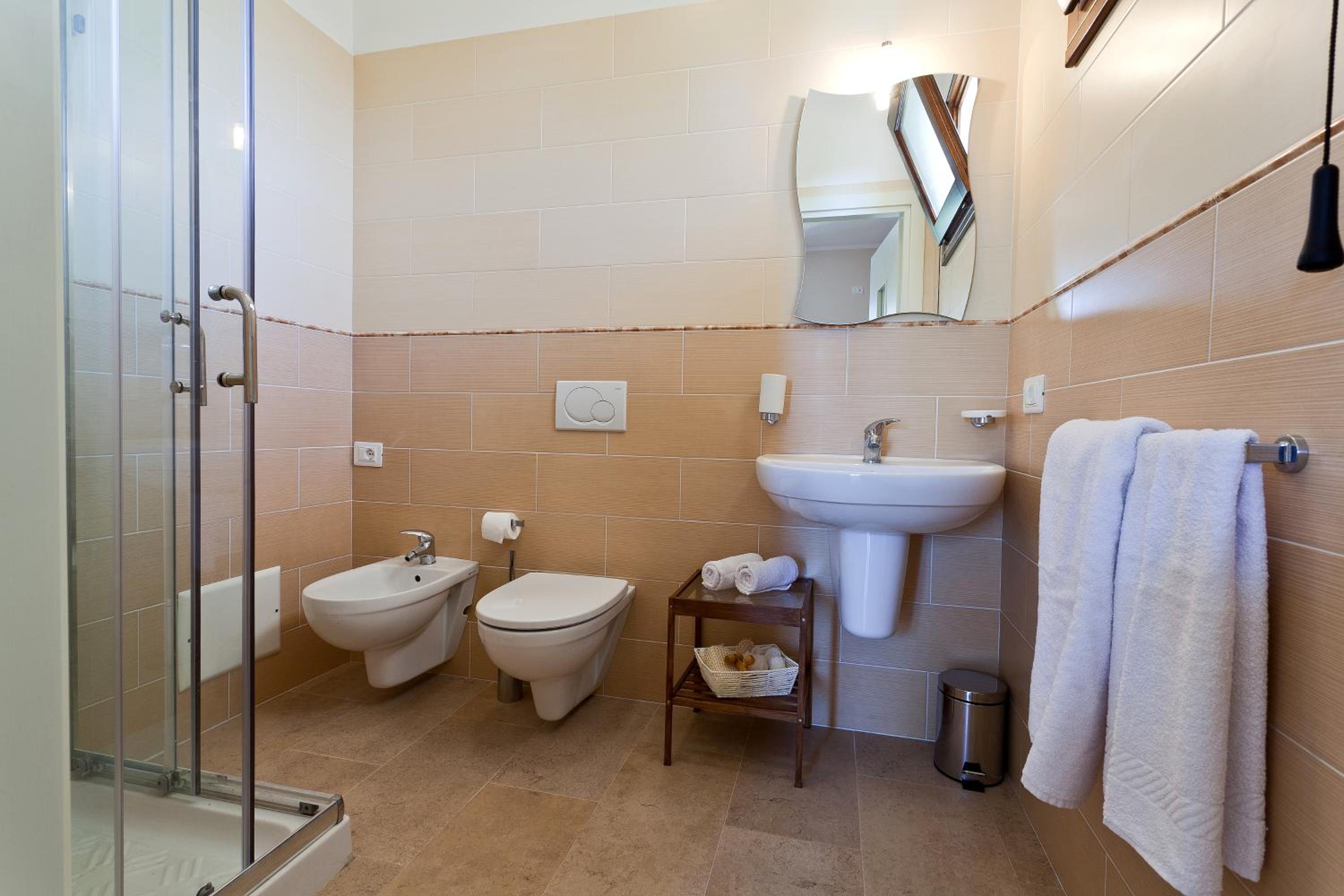 Standard Double Room - Photo 3