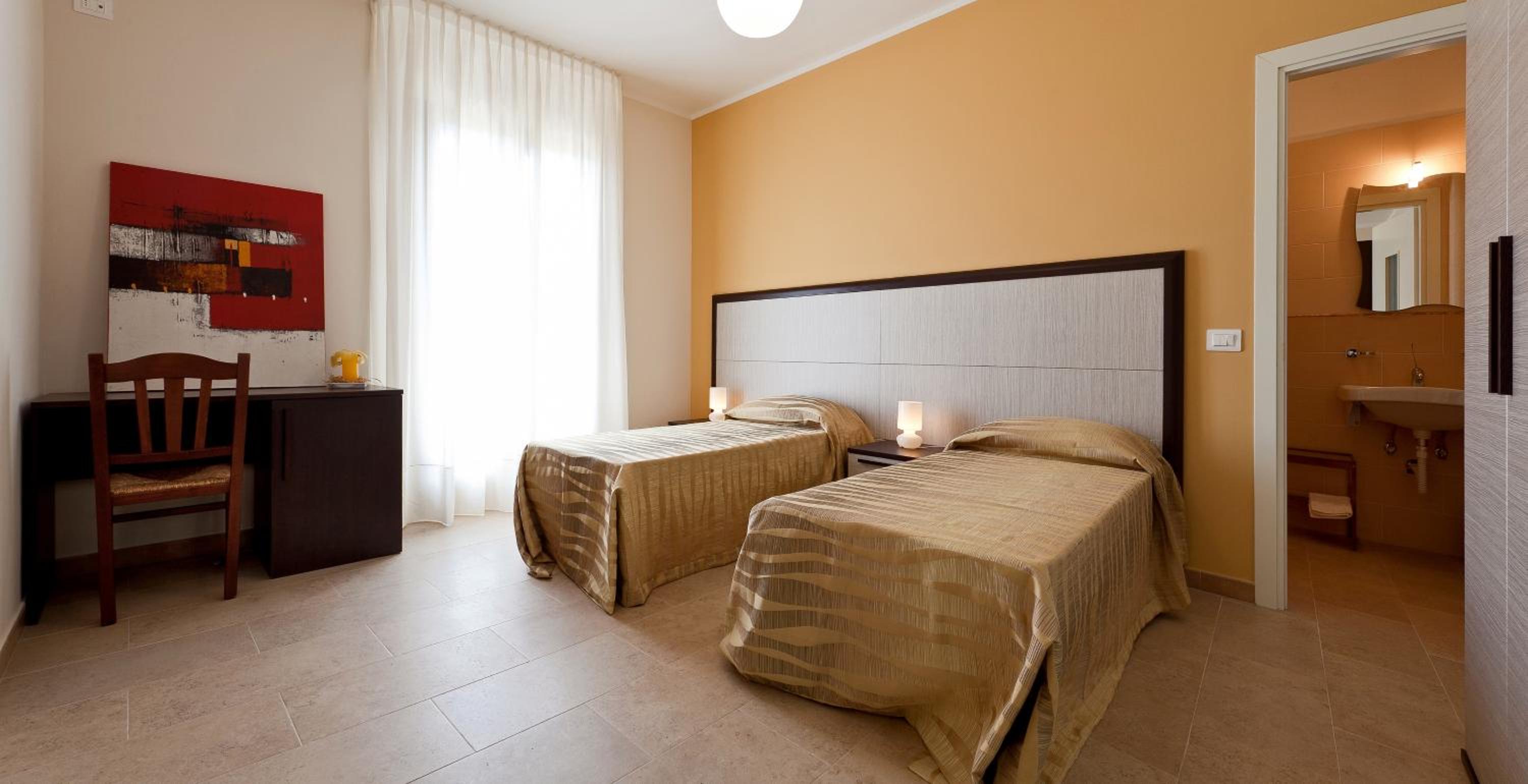 Standard Triple Room - Photo 1