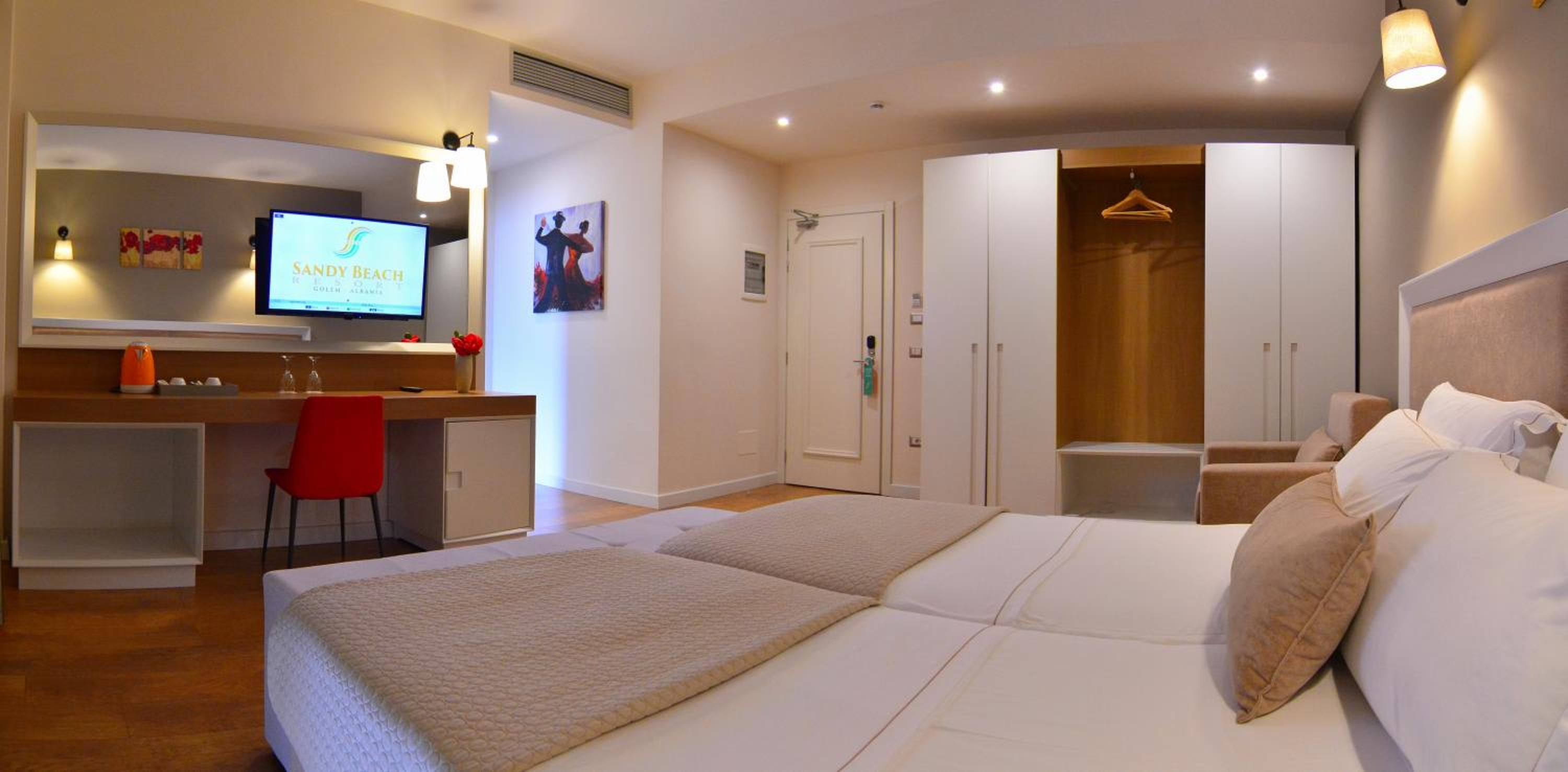 Deluxe Double or Twin Room photo 2