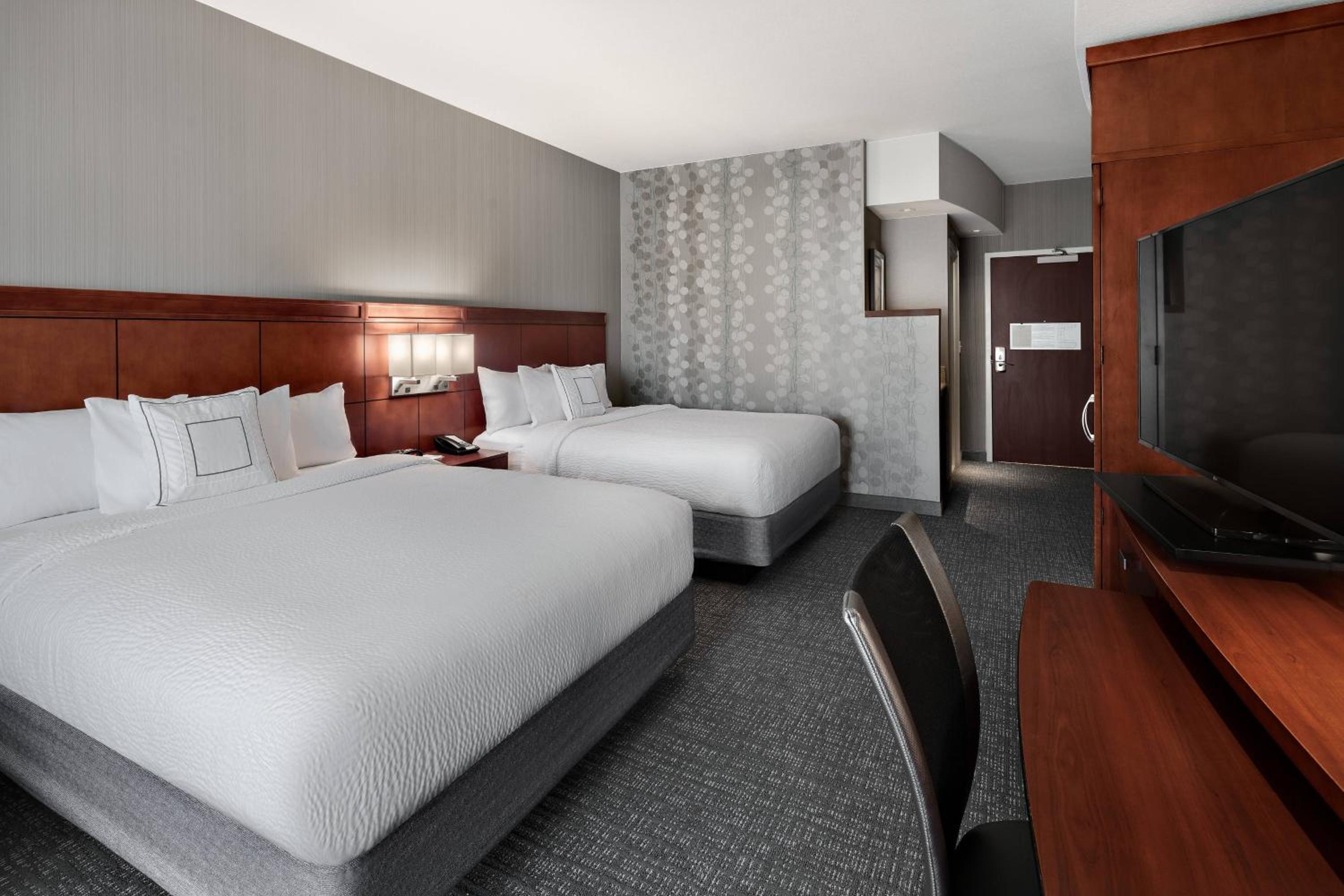Queen Room with Two Queen Beds, Roll-In Shower and Transfer Shower - Mobility Access/Hearing Accessible