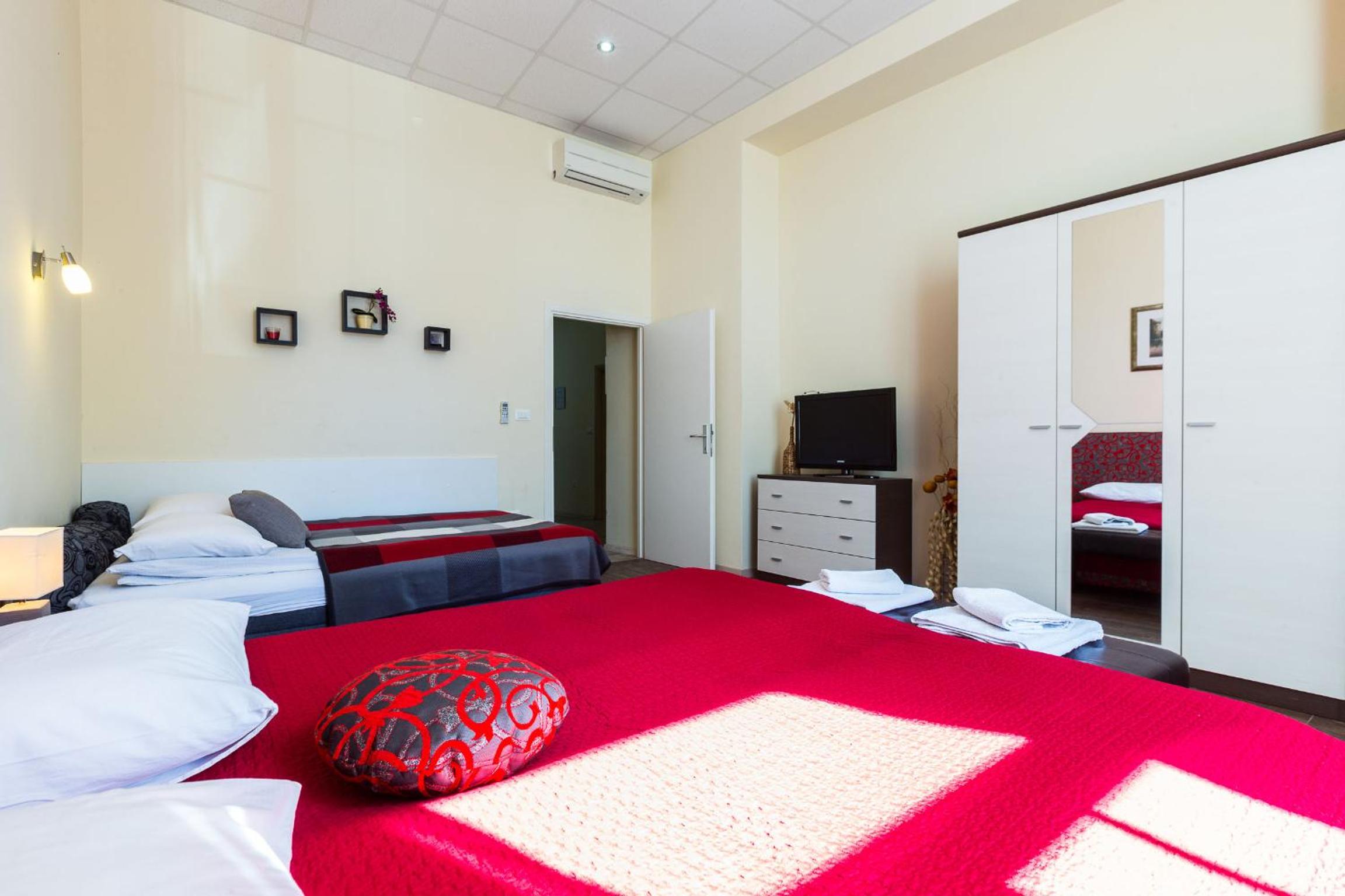 Apartment - Photo 13