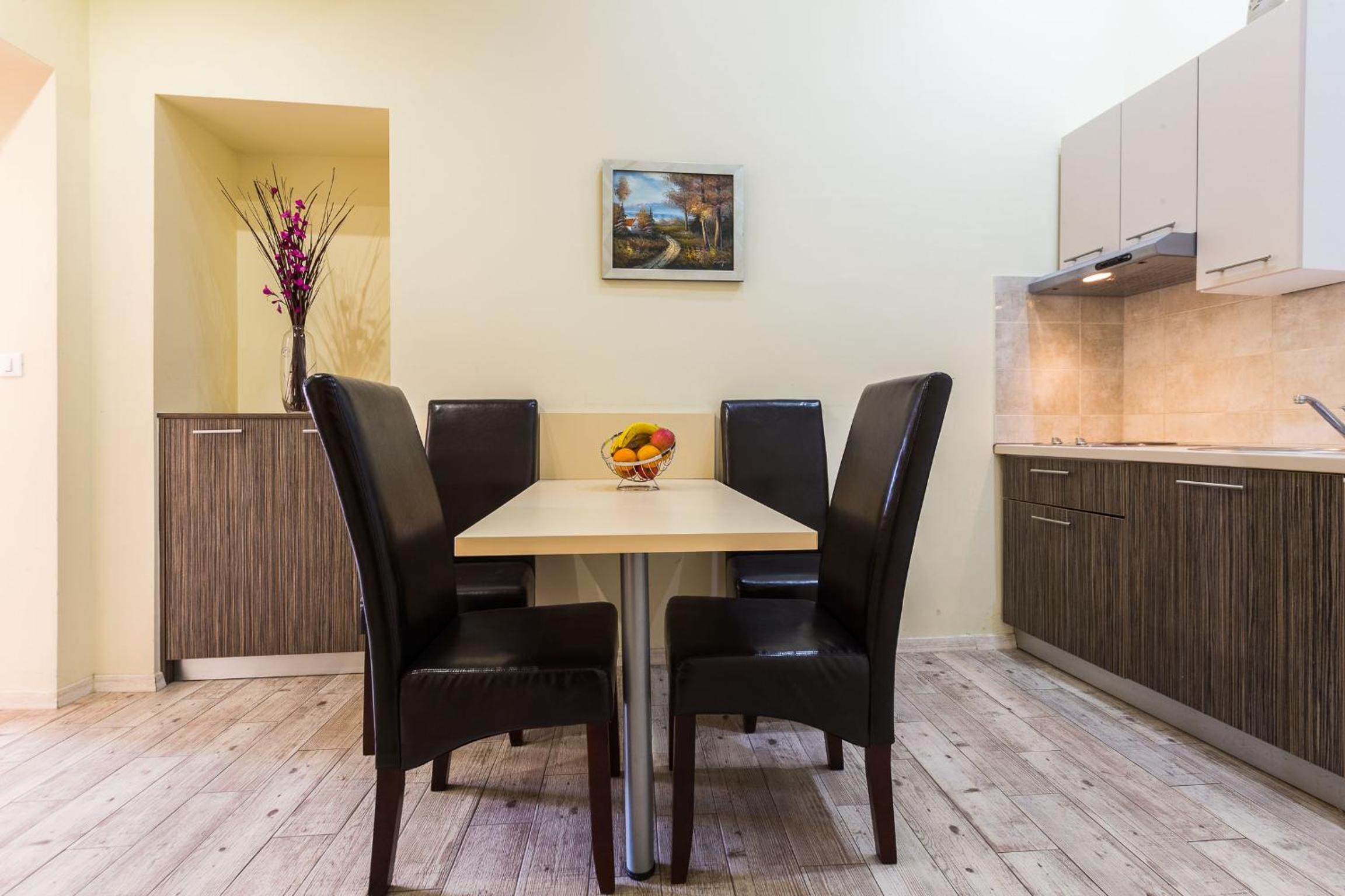 Apartment - Photo 17