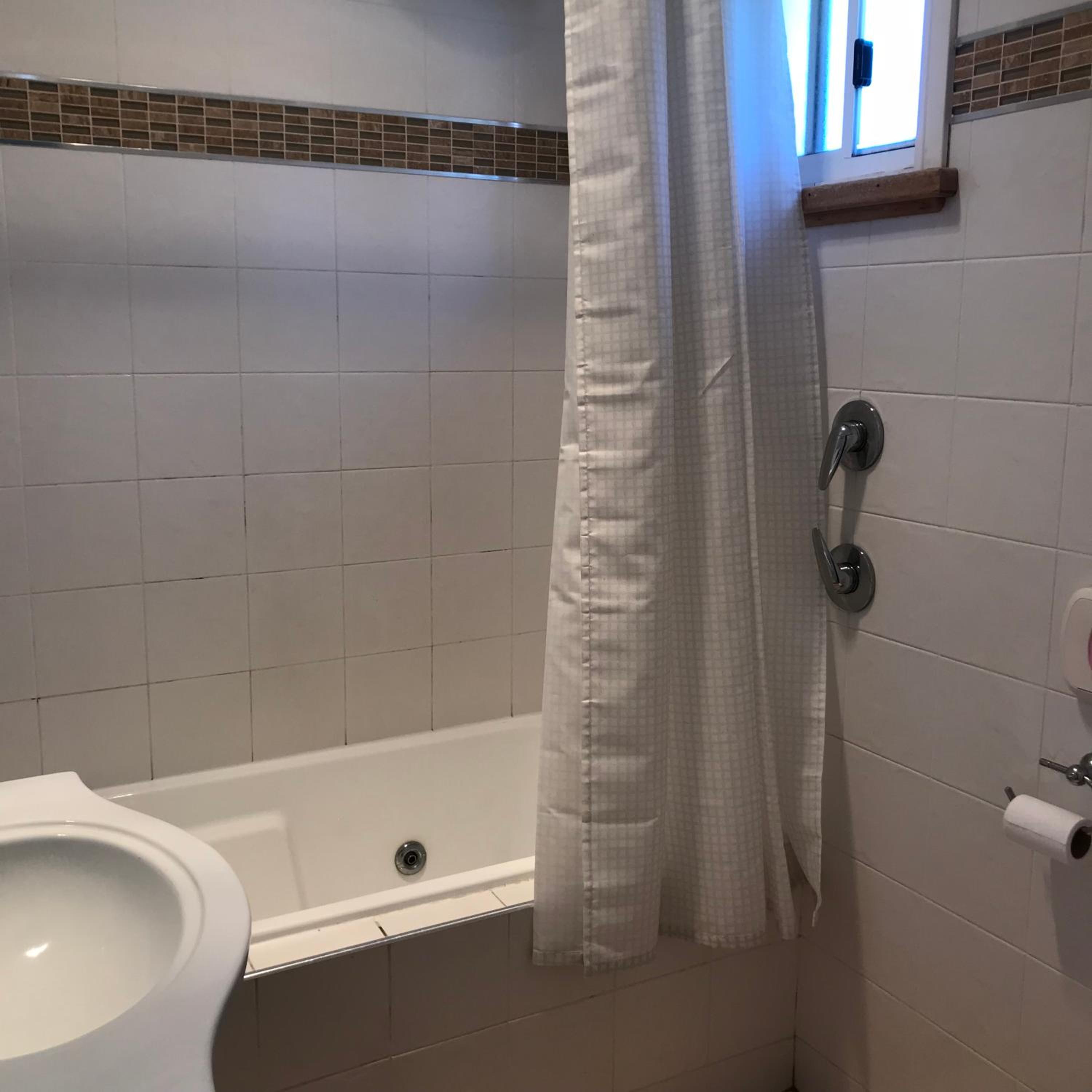 Double Room with Spa Bath - Photo 3