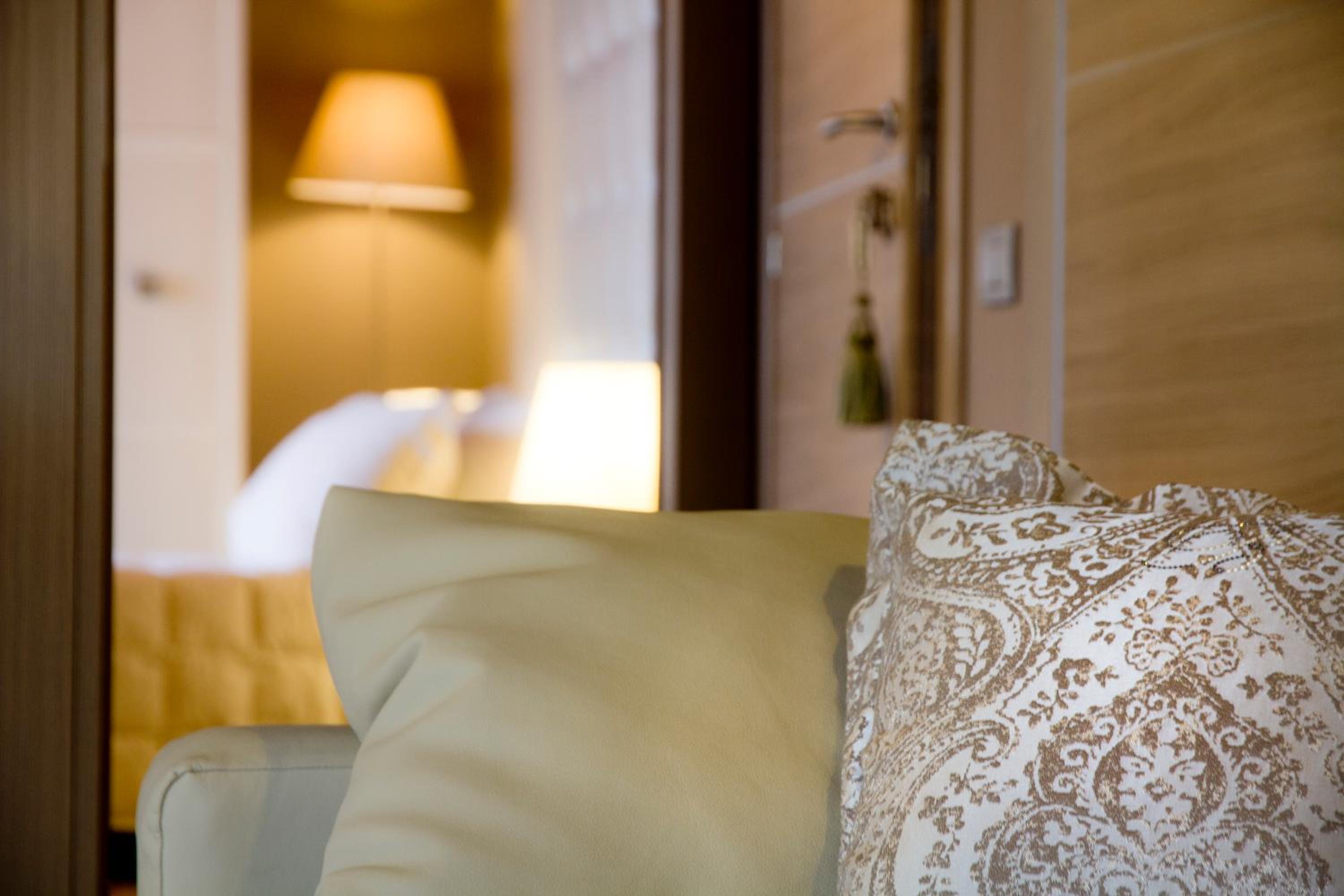 Suite with Spa Access photo 2