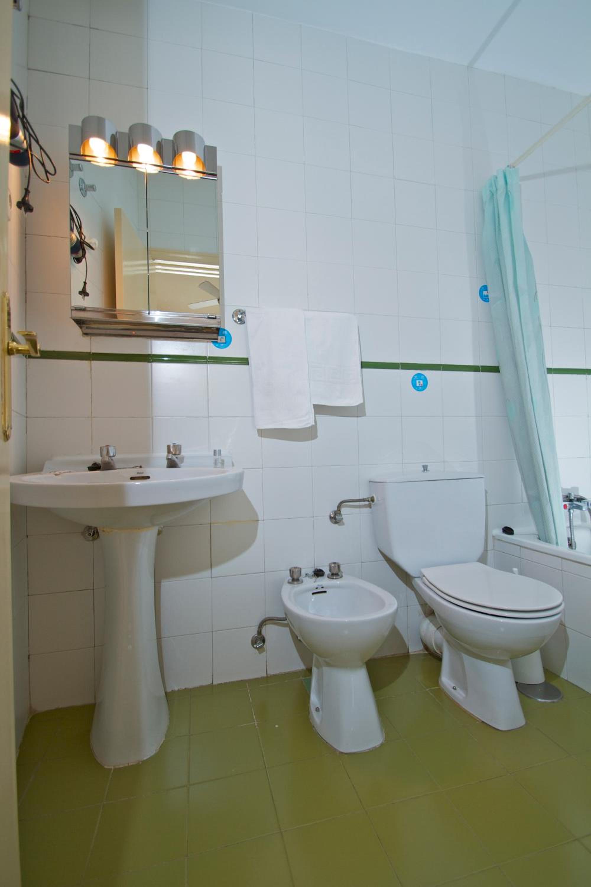 Double or Twin Room photo 2