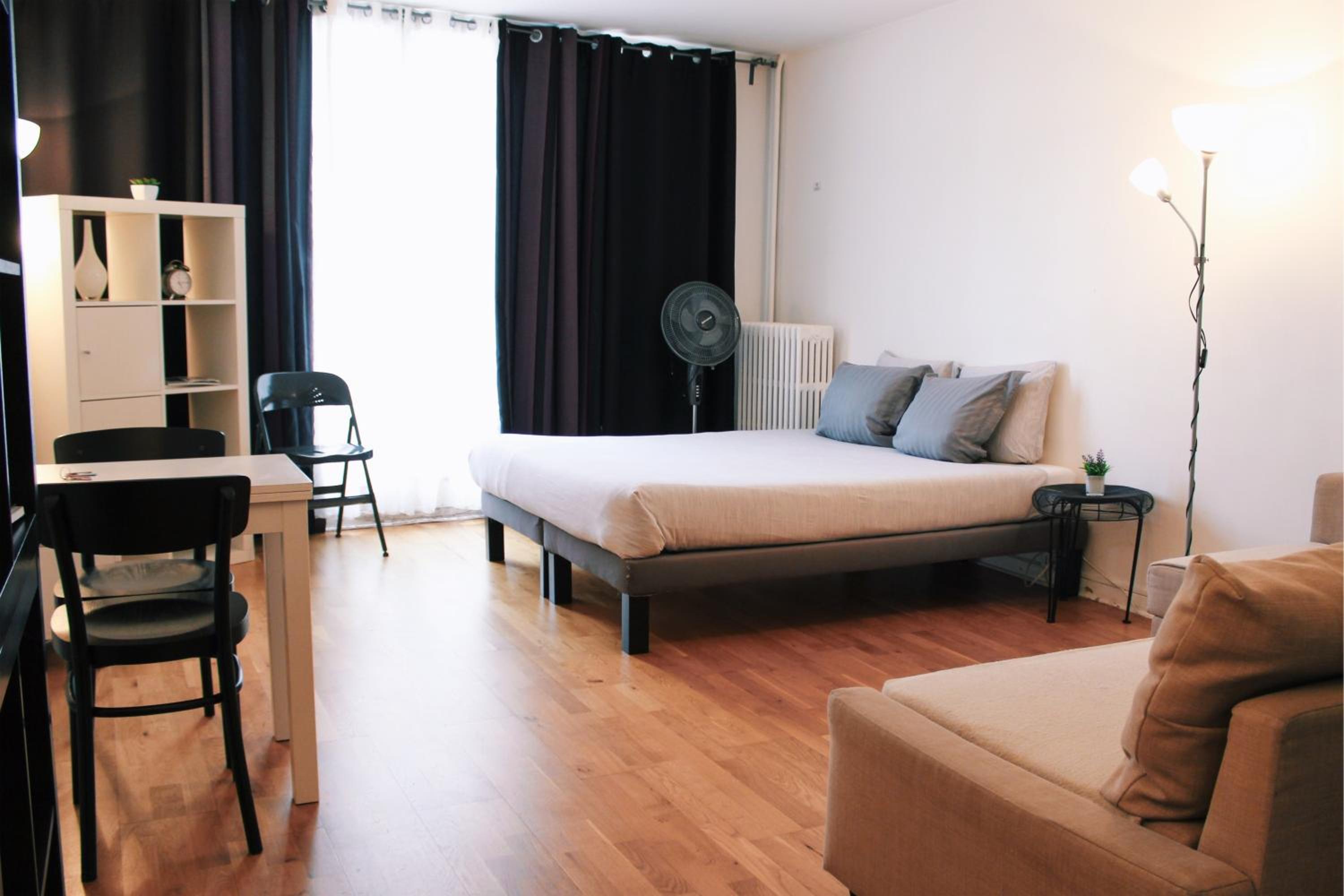 Studio Apartment photo 1