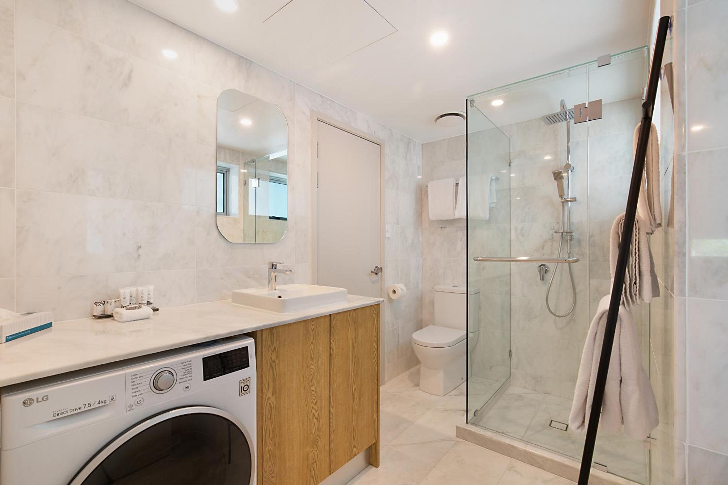 One-Bedroom Apartment - Photo 4