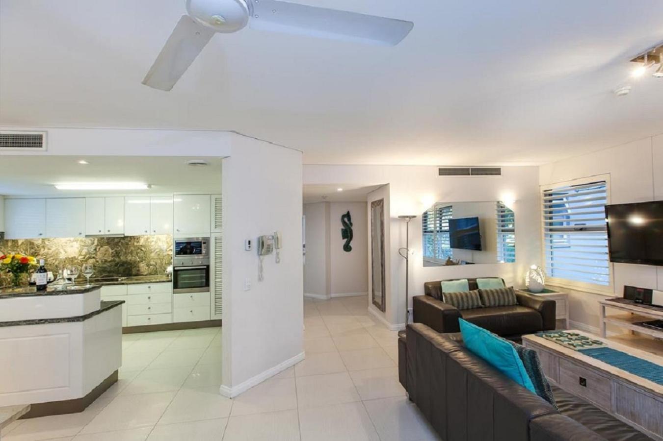 Three-Bedroom Platinum Penthouse photo 2