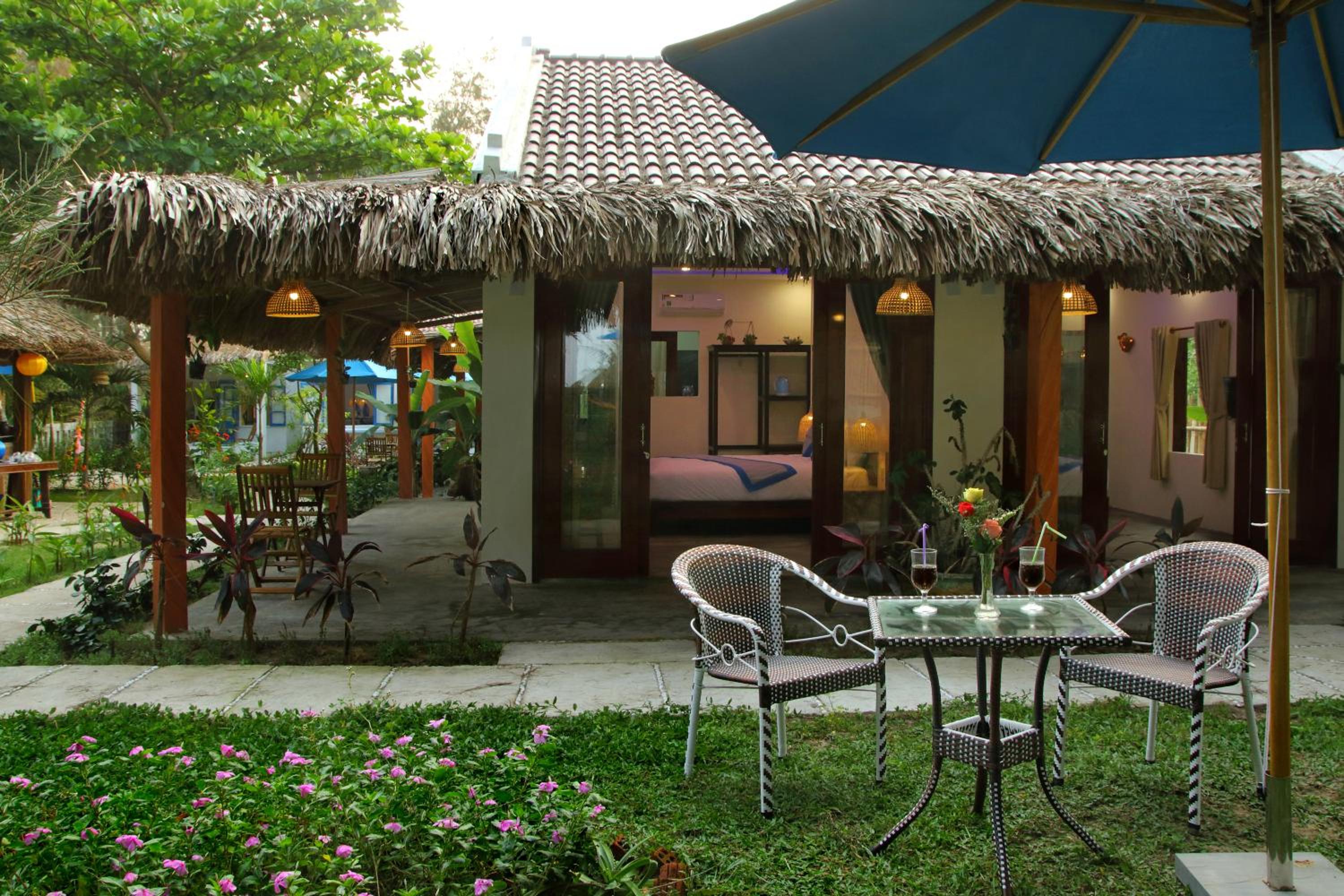 Family Room with Terrace photo 3