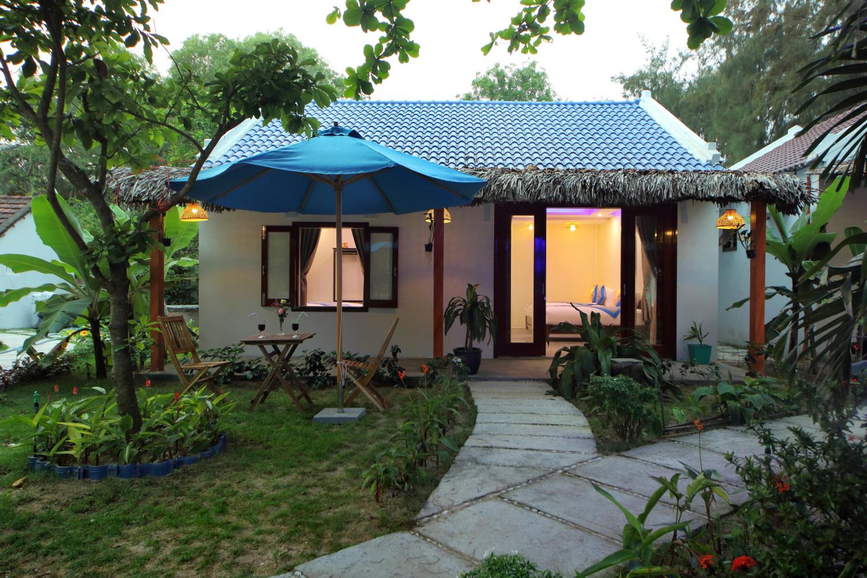 Family Room with Garden View photo 2