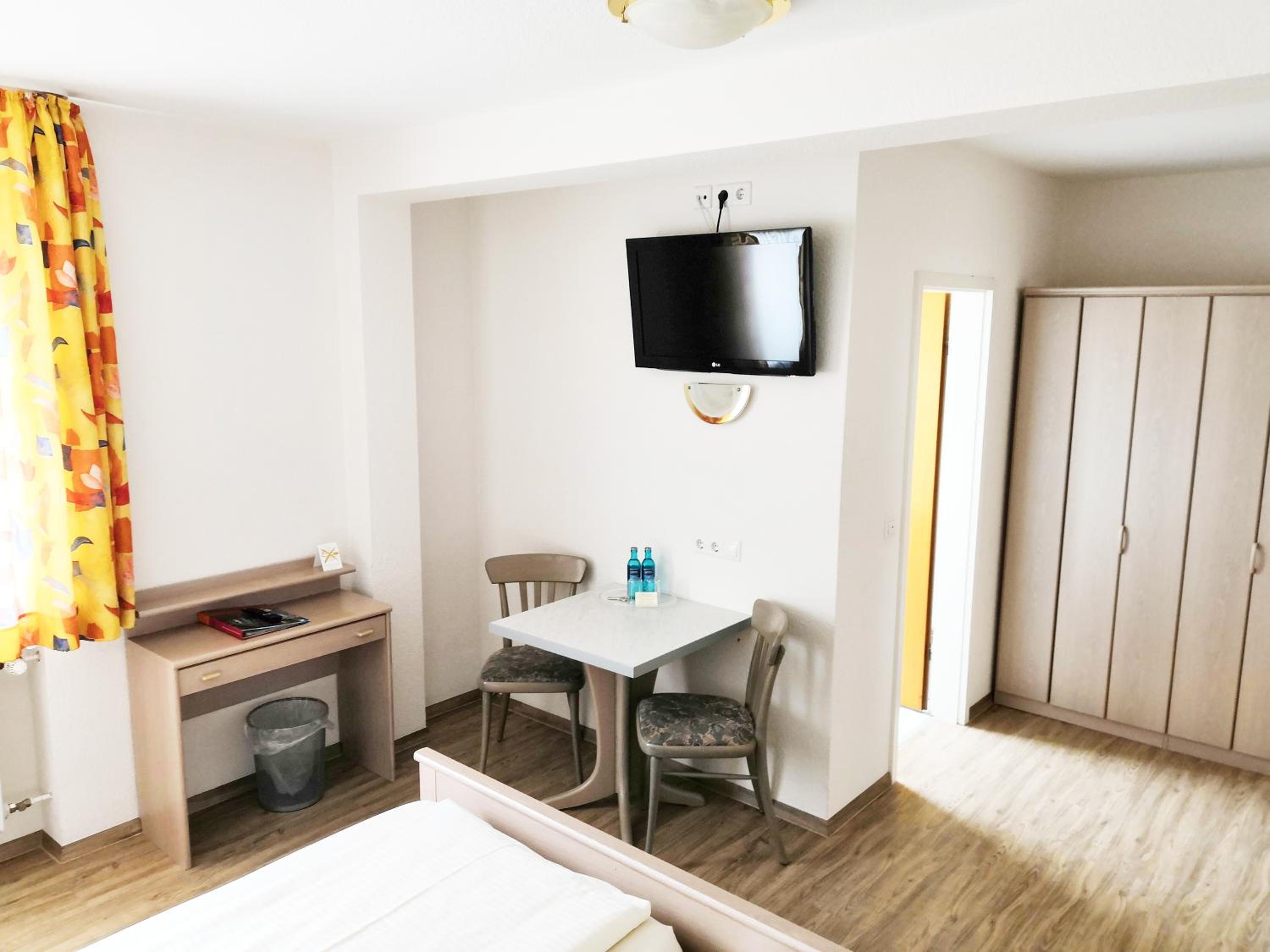 Classic Triple Room - Photo 3