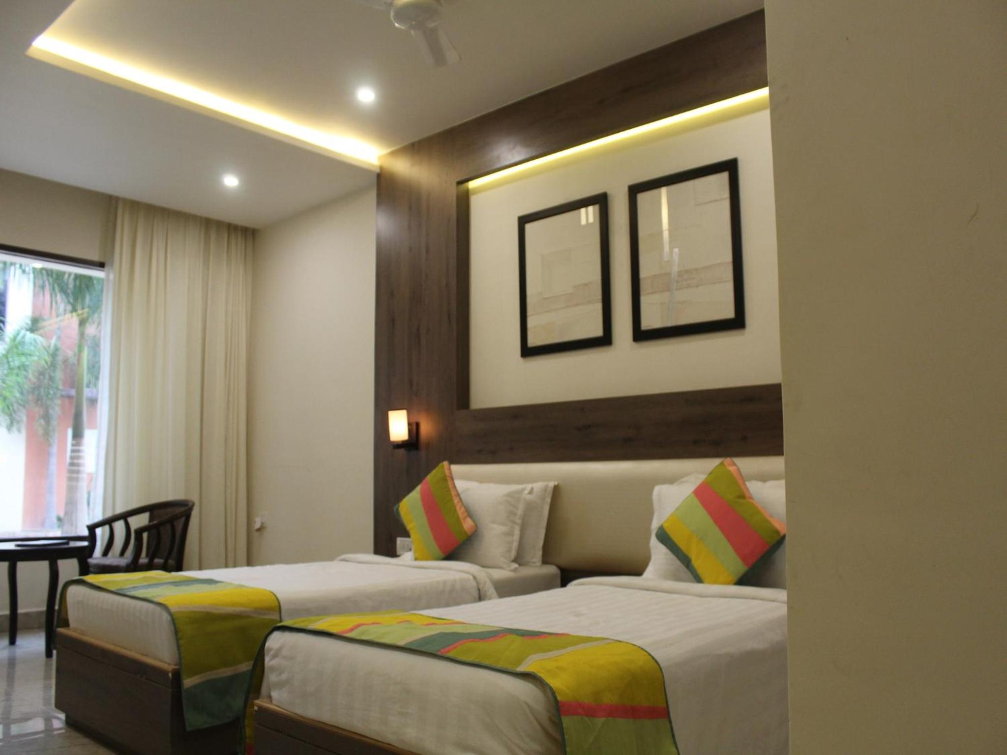 Deluxe King Room photo 2