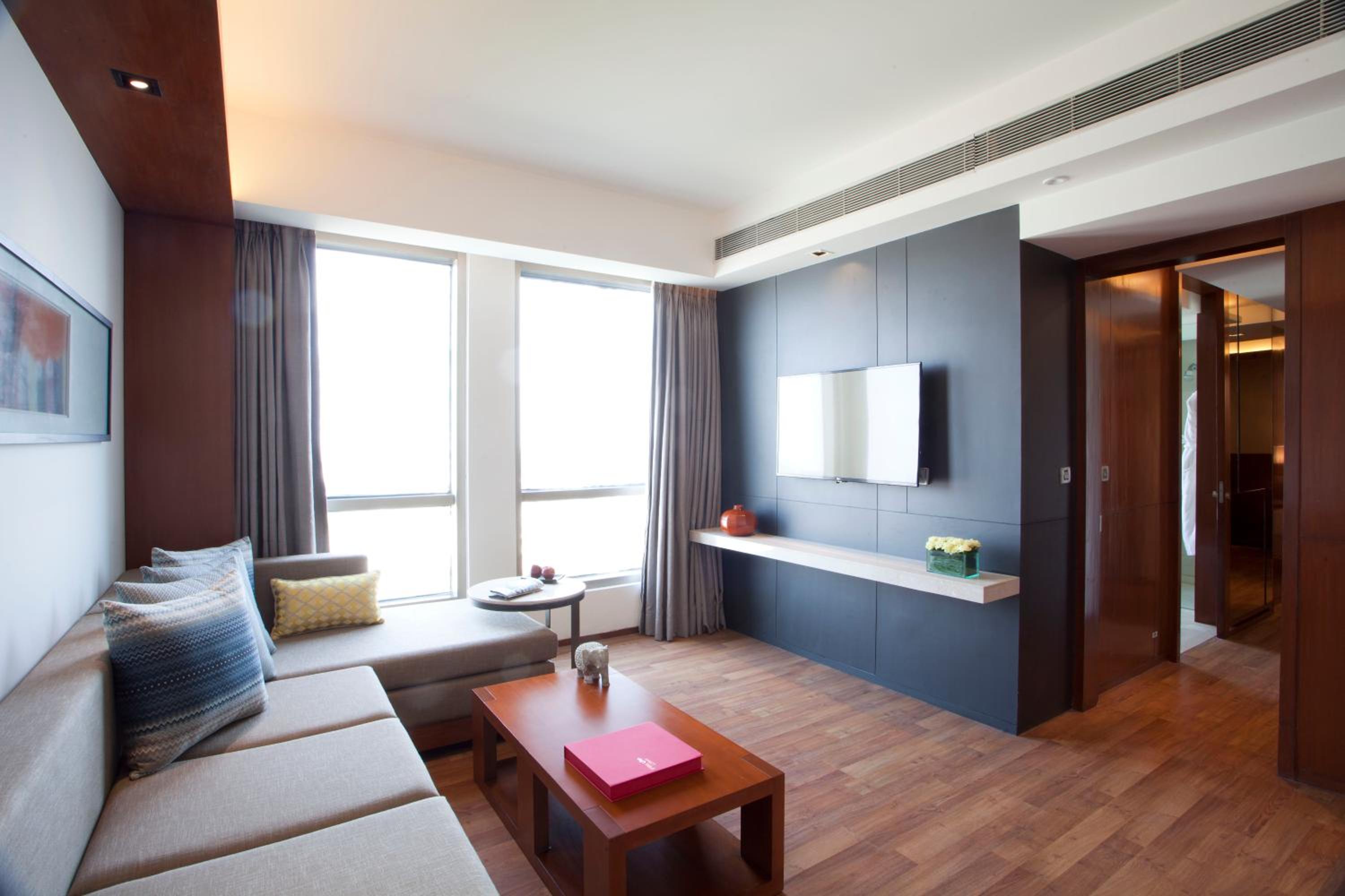 Regency King Suite